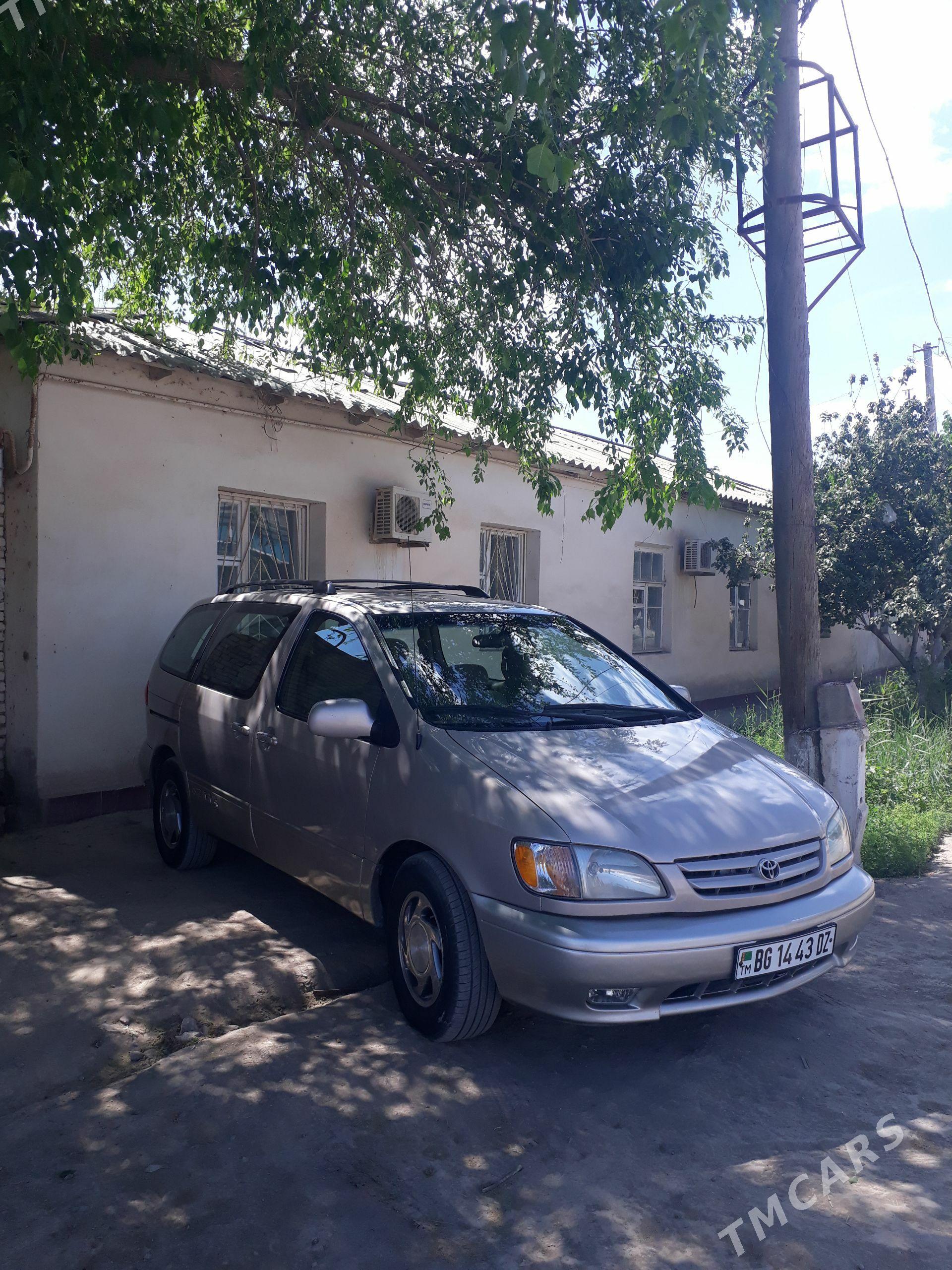 Toyota Sienna 2003 - 185 000 TMT - Gurbansoltan Eje - img 1