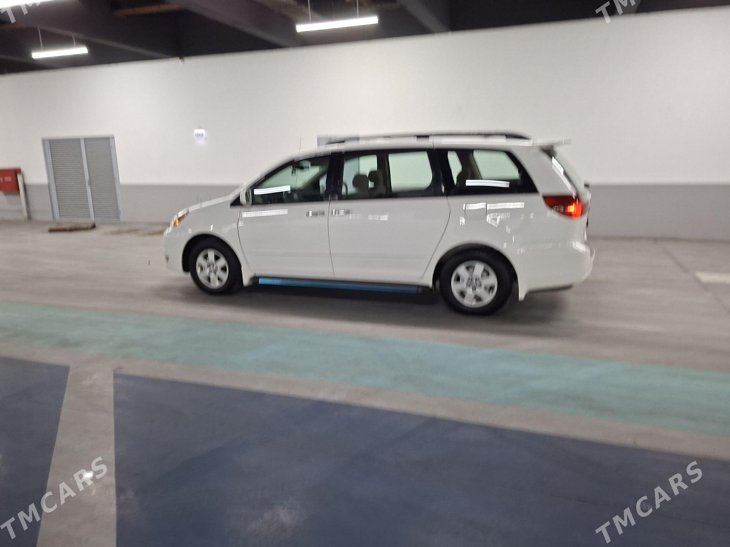 Toyota Sienna 2005 - 285 000 TMT - Бузмеин ГРЭС - img 1
