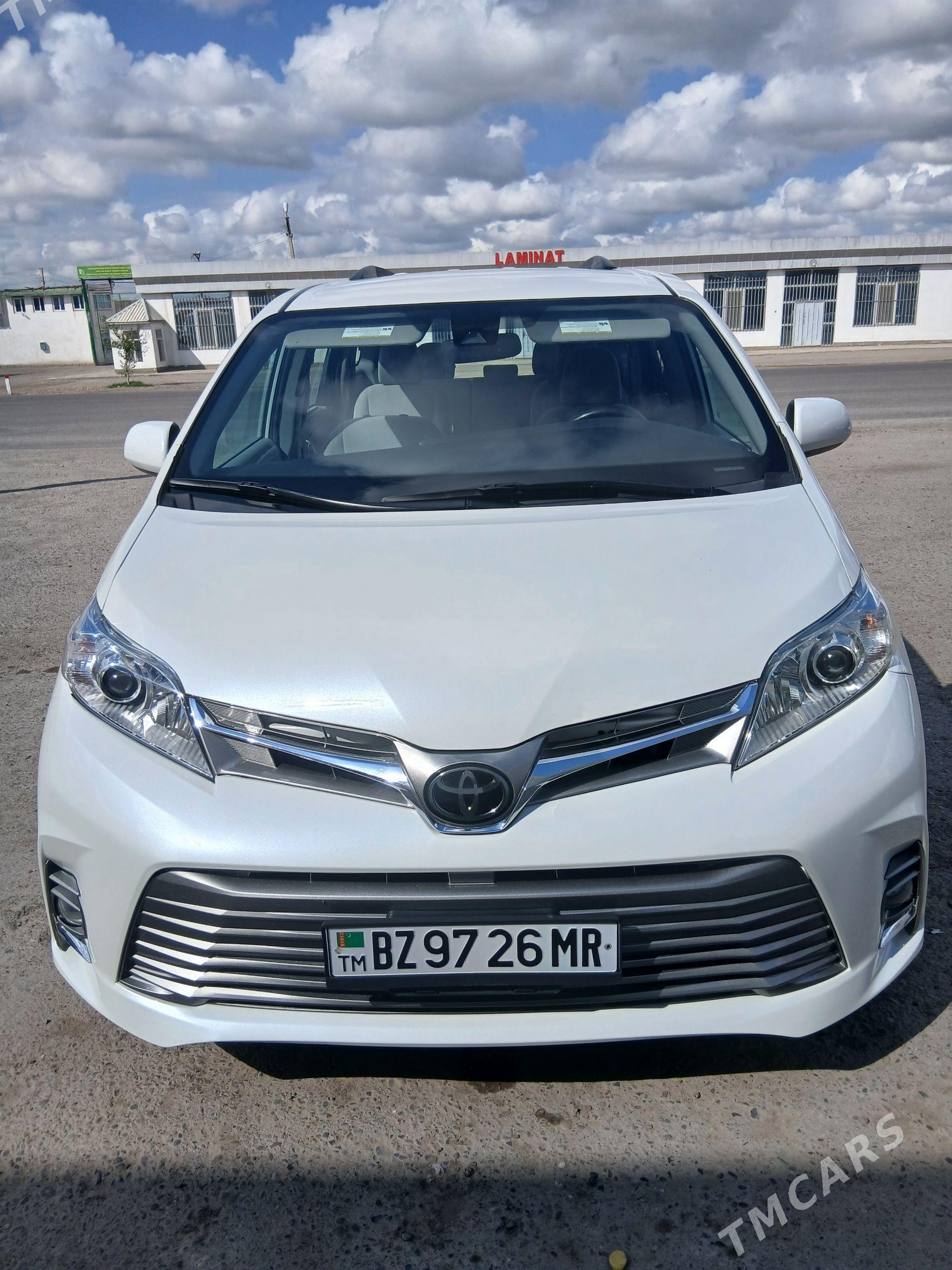 Toyota Sienna 2020 - 380 000 TMT - Baýramaly - img 1