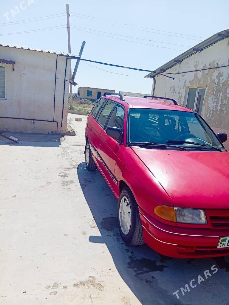 Opel Astra 1995 - 37 000 TMT - Берекет - img 1