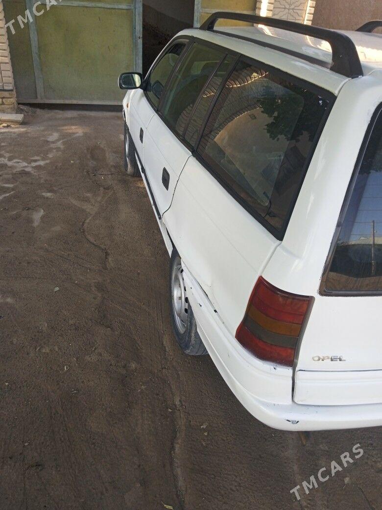 Opel Astra 1995 - 25 000 TMT - Халач - img 1