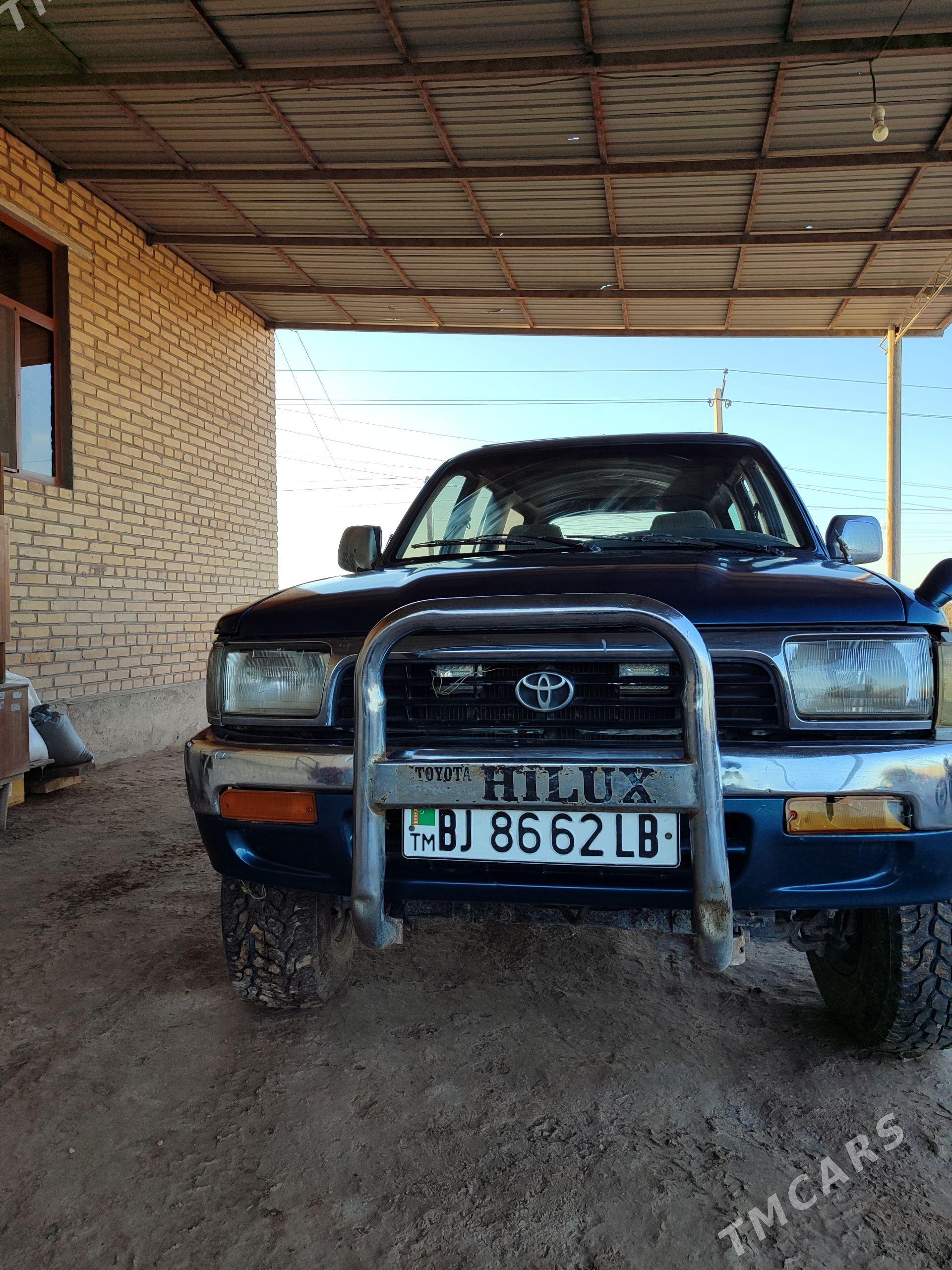 Toyota Hilux 1991 - 60 000 TMT - Саят - img 1