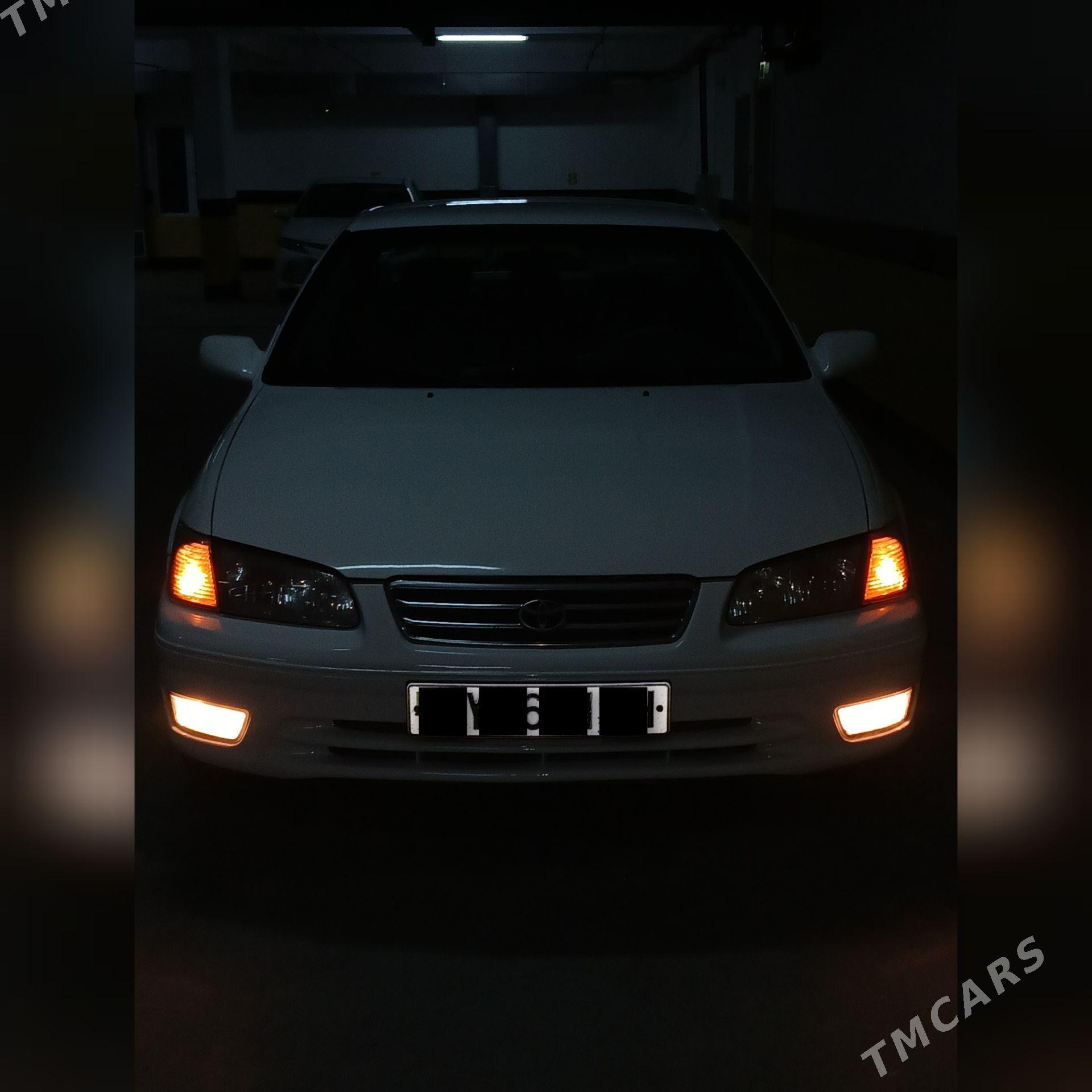Toyota Camry 2000 - 140 000 TMT - Гёкдепе - img 1