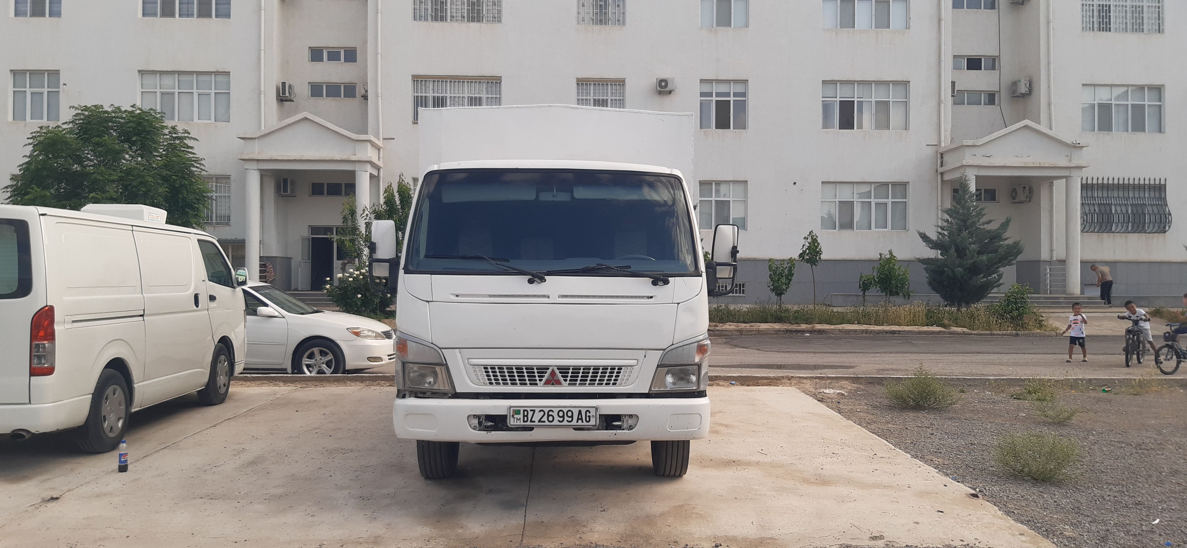 Mitsubishi Canter 2008 - 305 000 TMT - Bedew - img 1