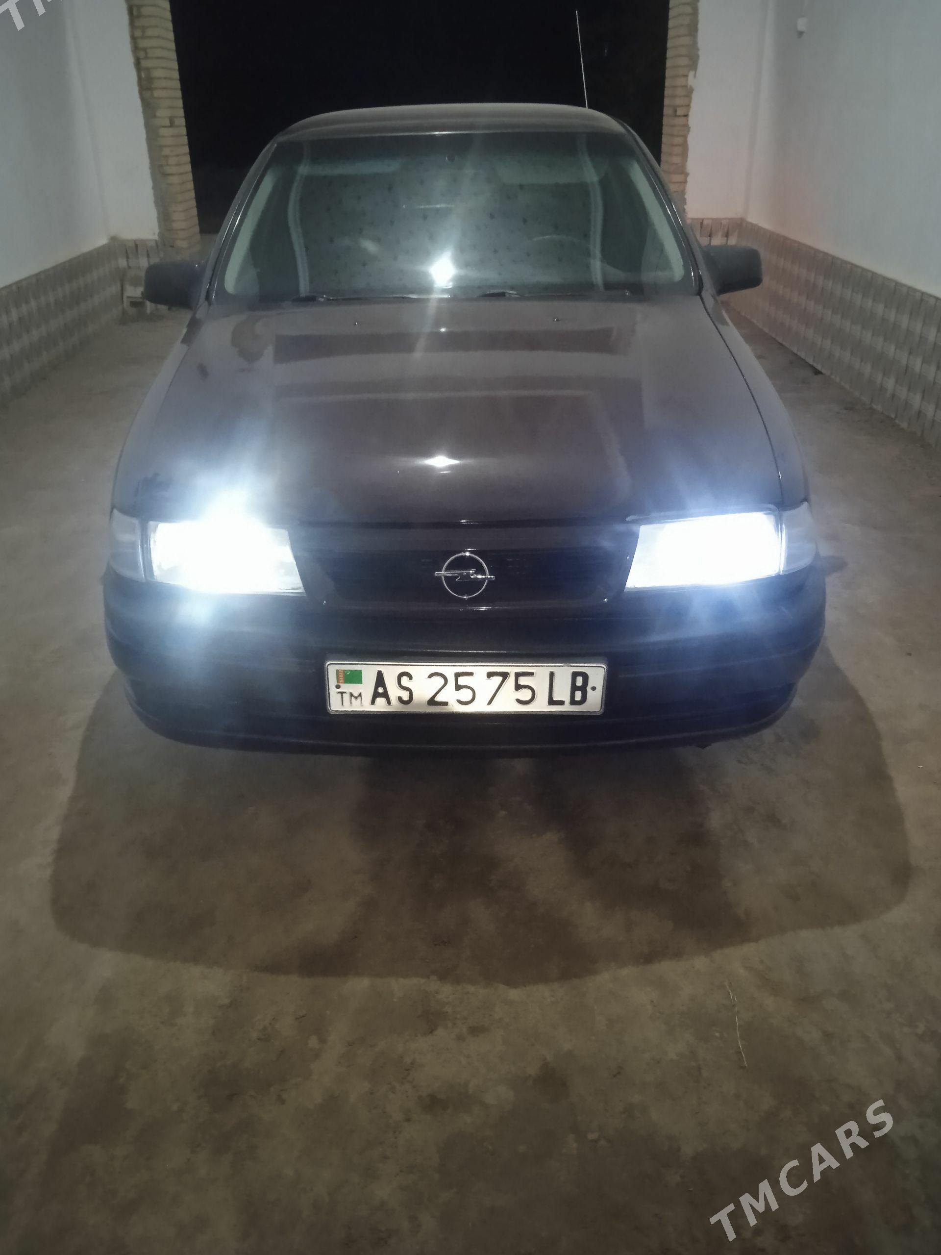 Opel Vectra 1994 - 37 000 TMT - Dänew - img 1