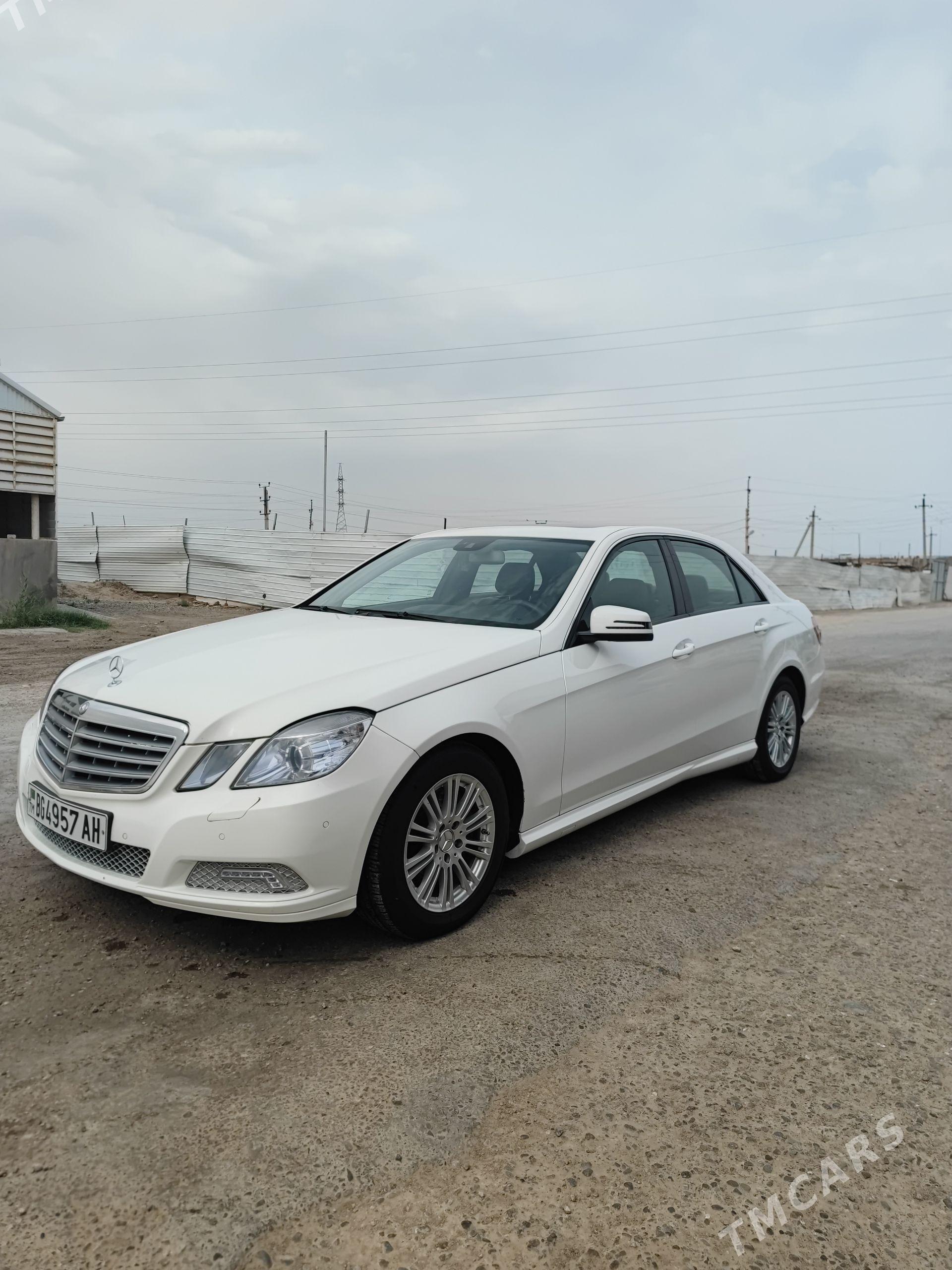 Mercedes-Benz E350 2010 - 240 000 TMT - Mary - img 1