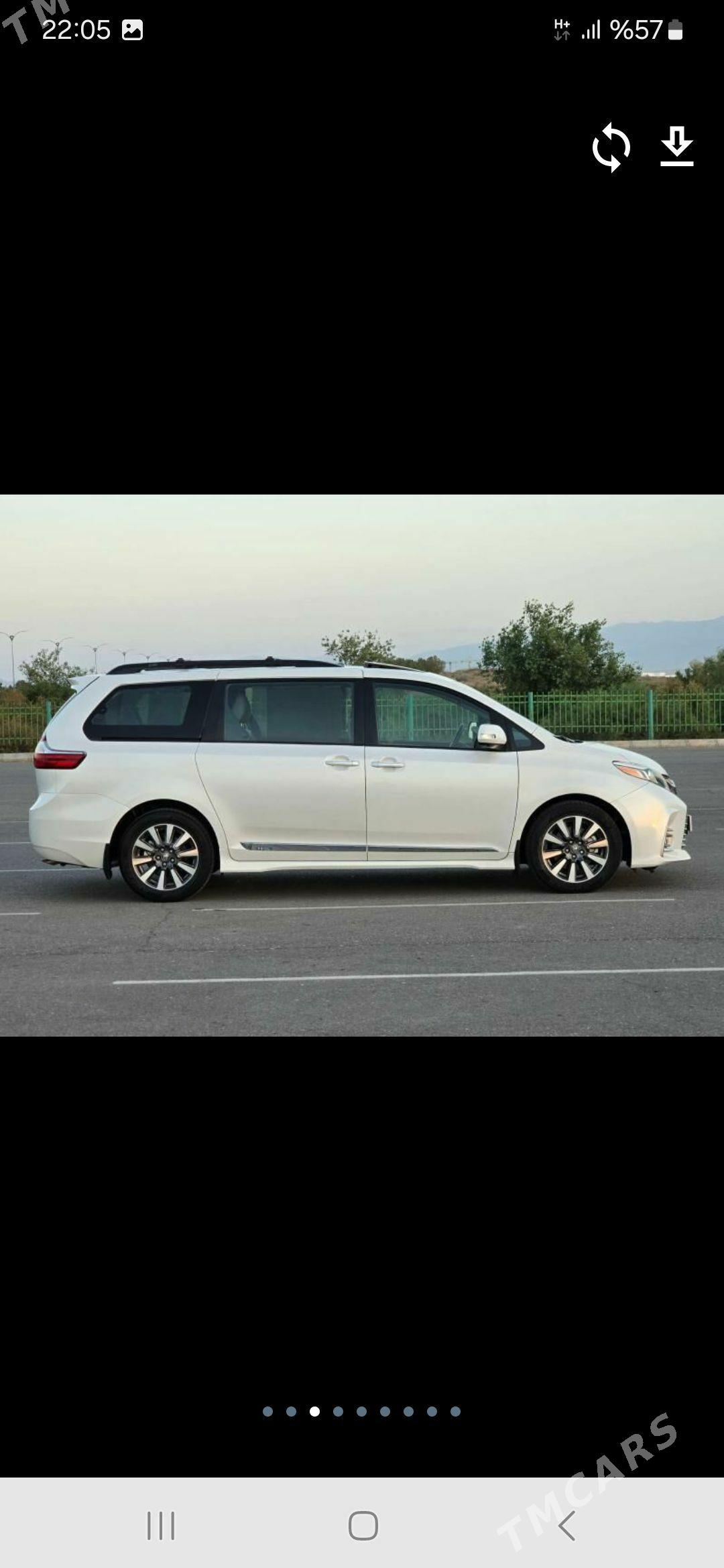 Toyota Sienna 2017 - 540 000 TMT - Фарап - img 1