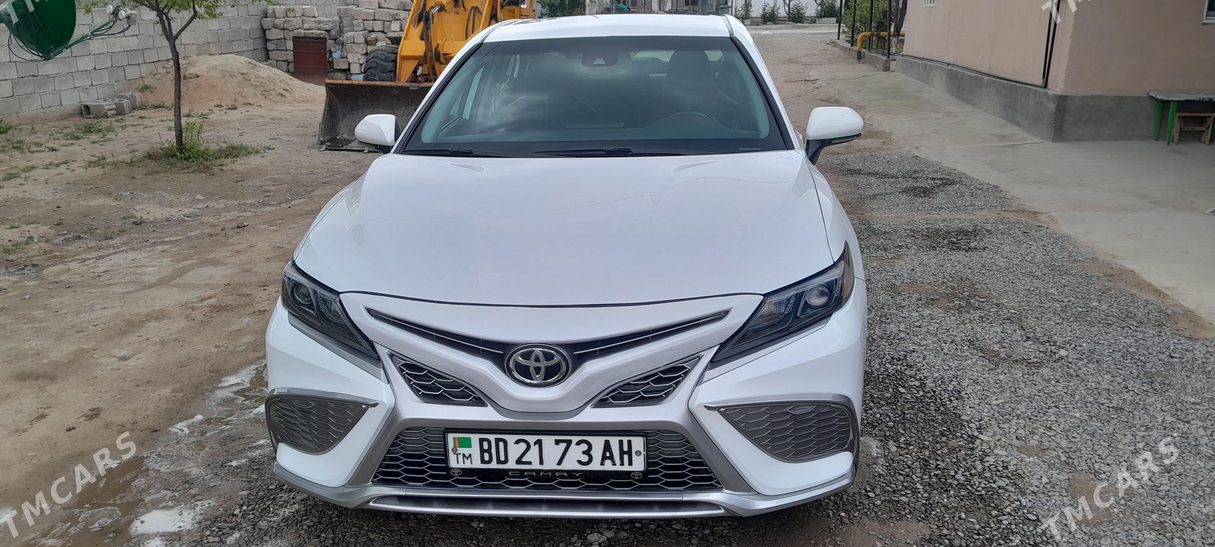 Toyota Camry 2022 - 340 000 TMT - Änew - img 1