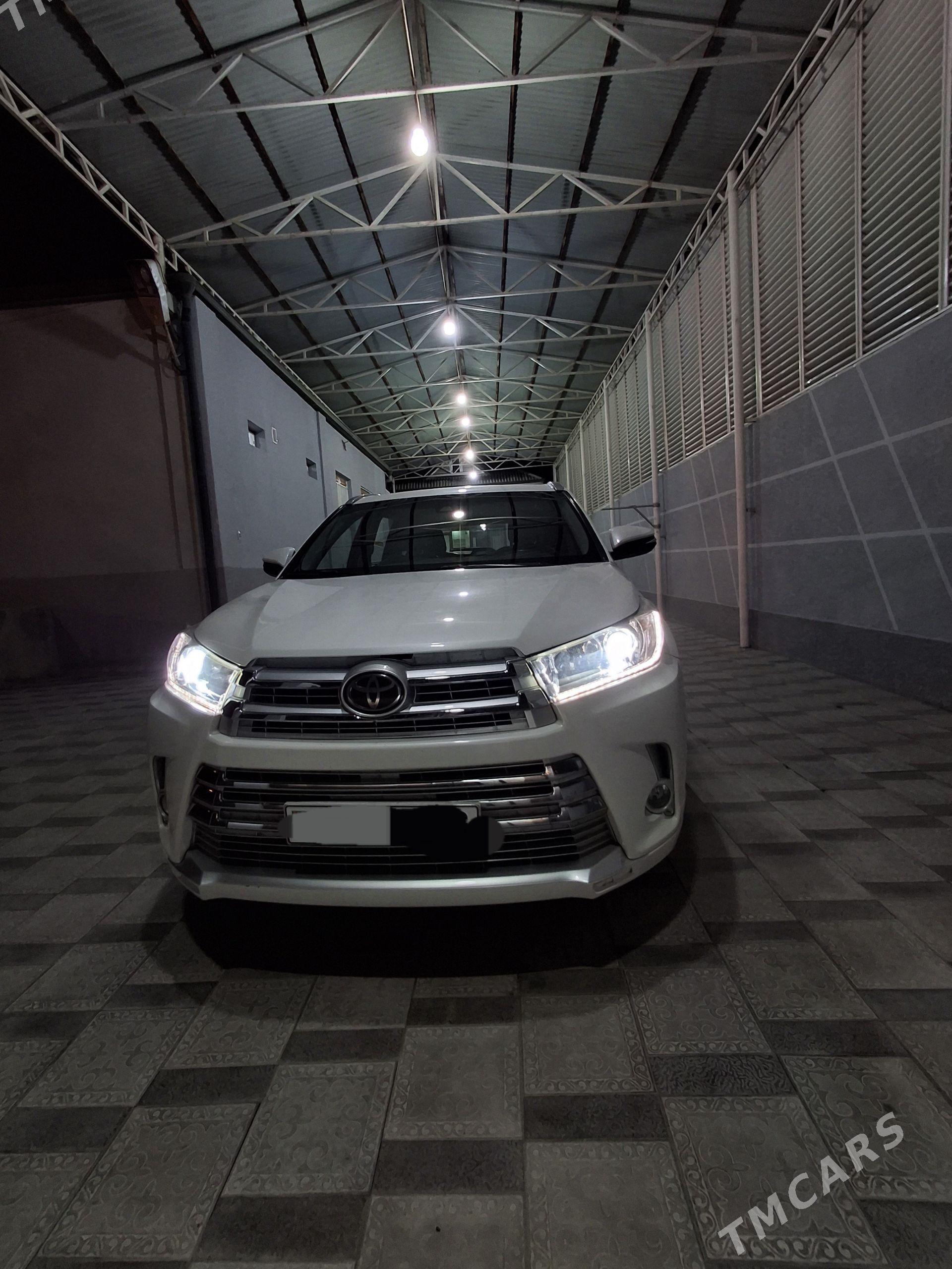 Toyota Highlander 2018 - 470 000 TMT - Чоганлы - img 1