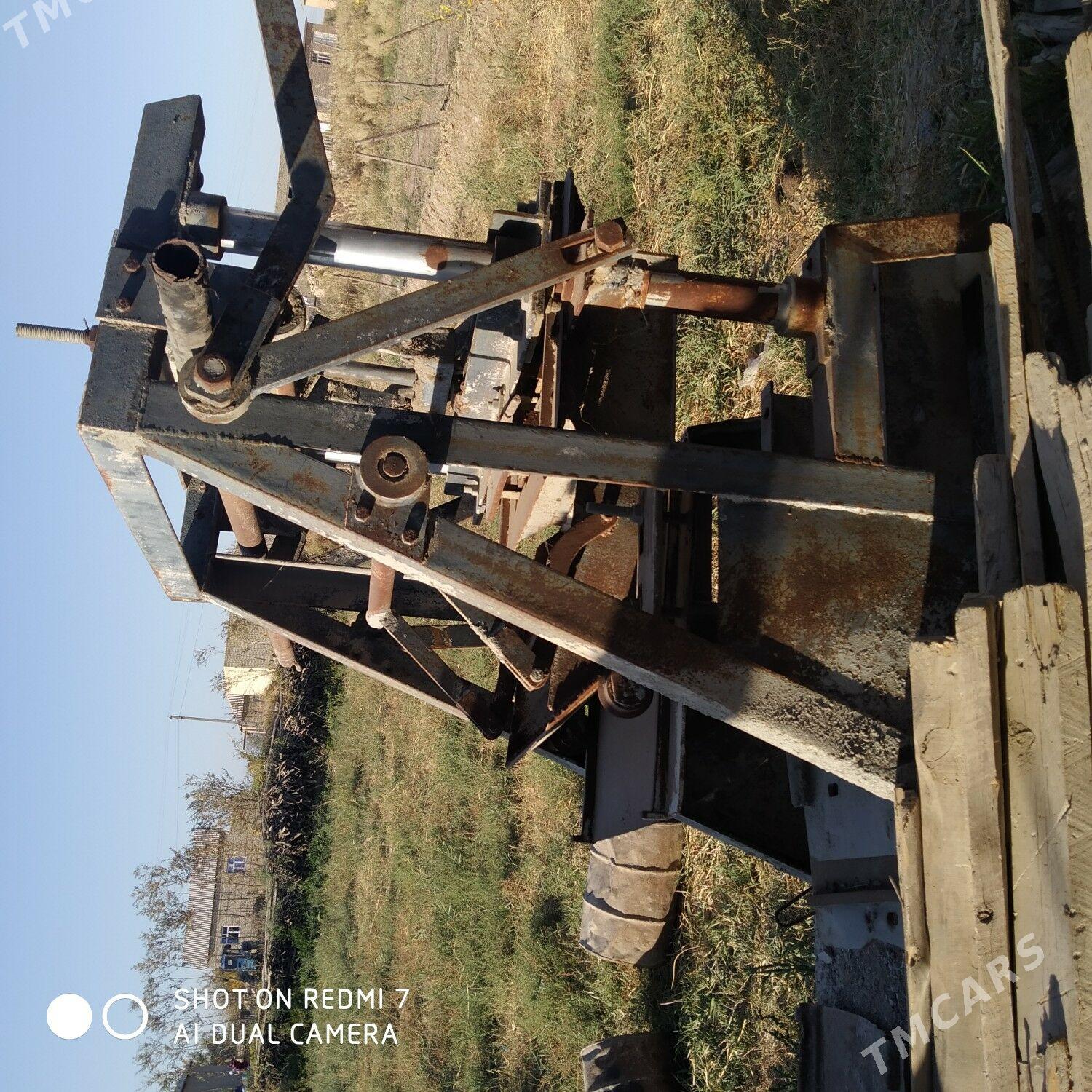 Beton kerpiç aparat - Теджен - img 1