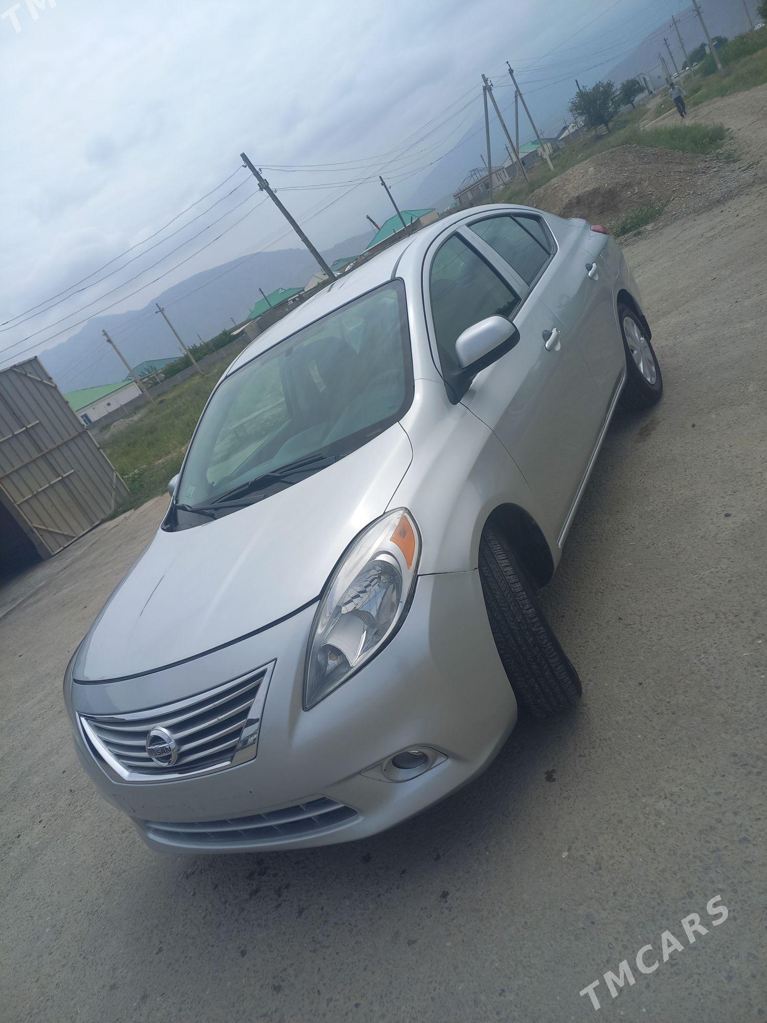 Nissan Versa 2012 - 125 000 TMT - Гёкдепе - img 1