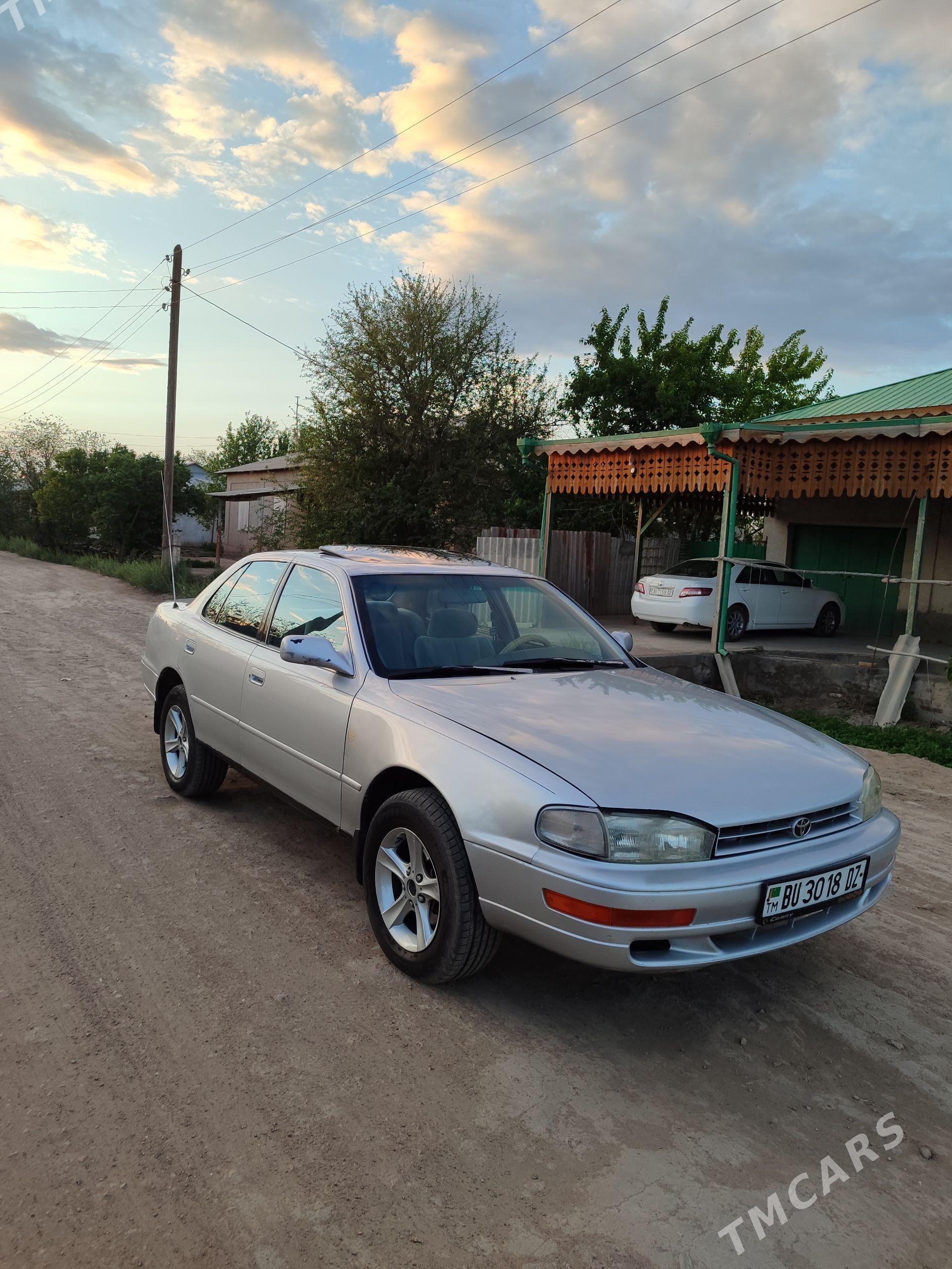 Toyota Camry 1993 - 110 000 TMT - Гурбансолтан Едже - img 1