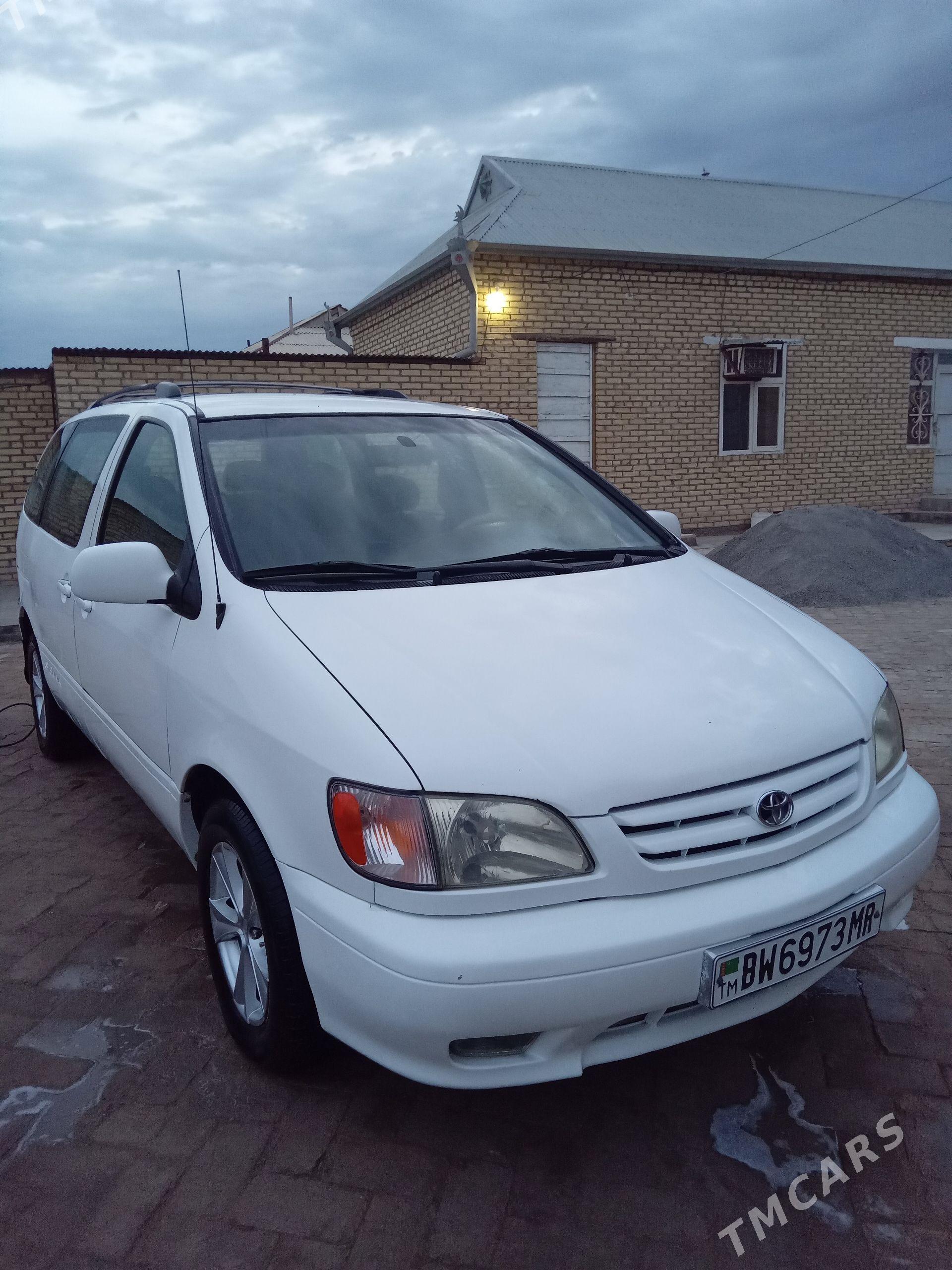 Toyota Sienna 2000 - 170 000 TMT - Baýramaly - img 1