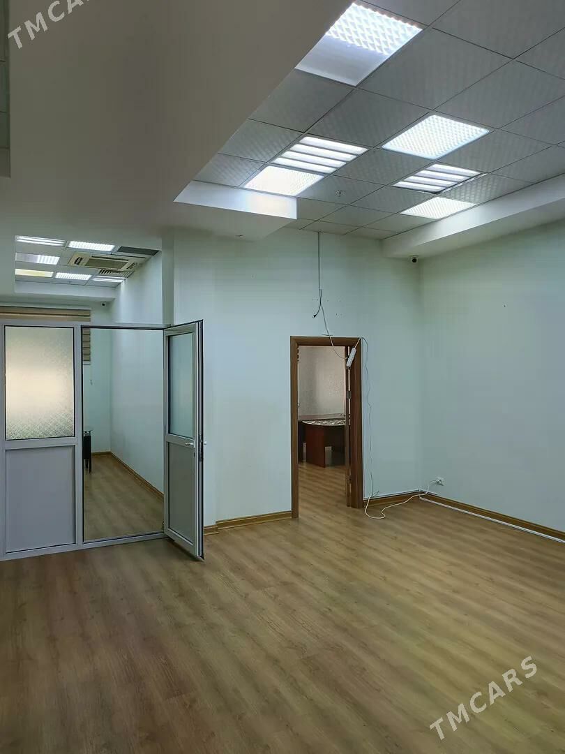 Obezdnoý 3et 3kom 105m² - Улица Г. Кулиева (Объездная) - img 1