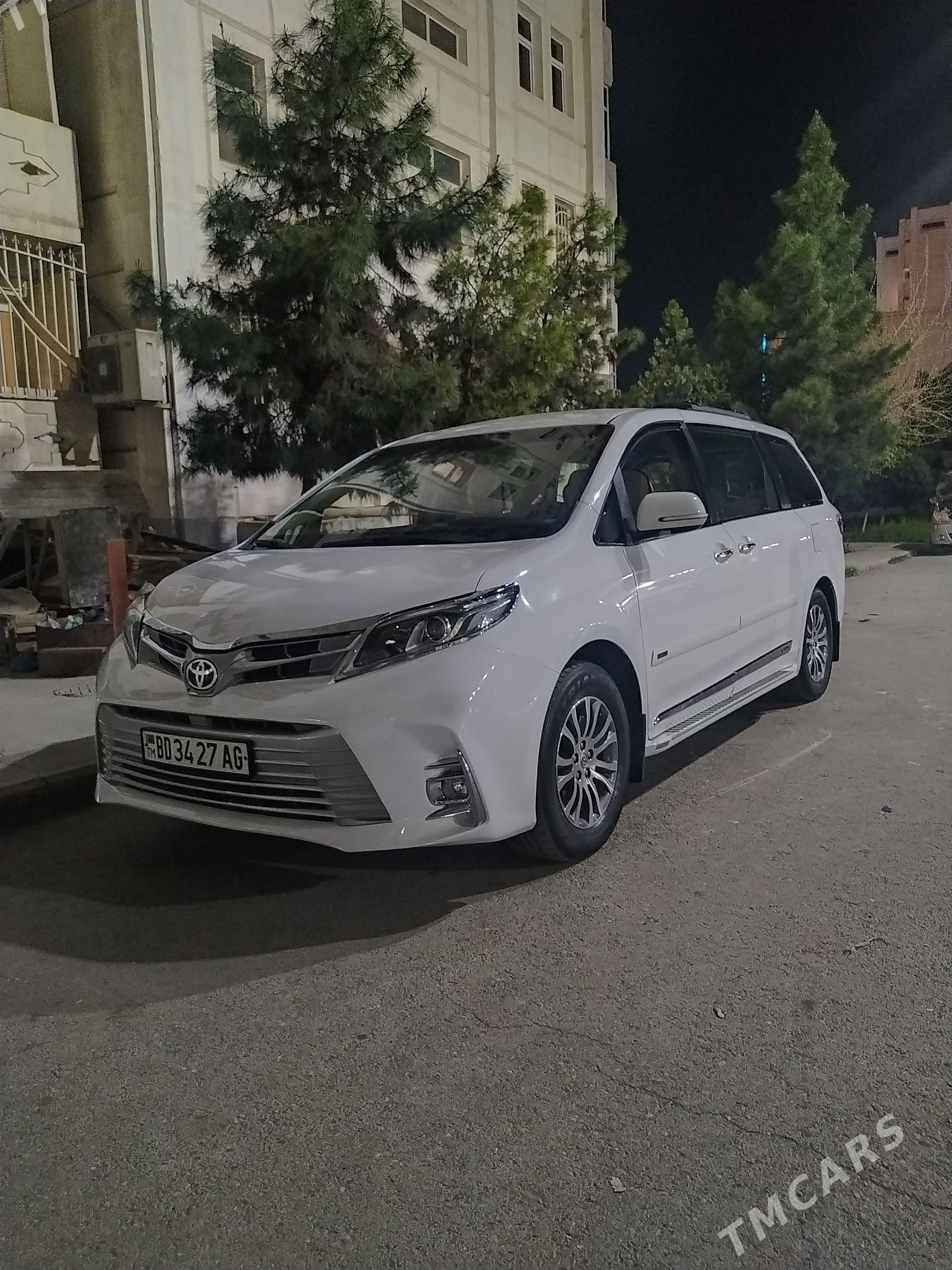 Toyota Sienna 2017 - 453 000 TMT - Aşgabat - img 1