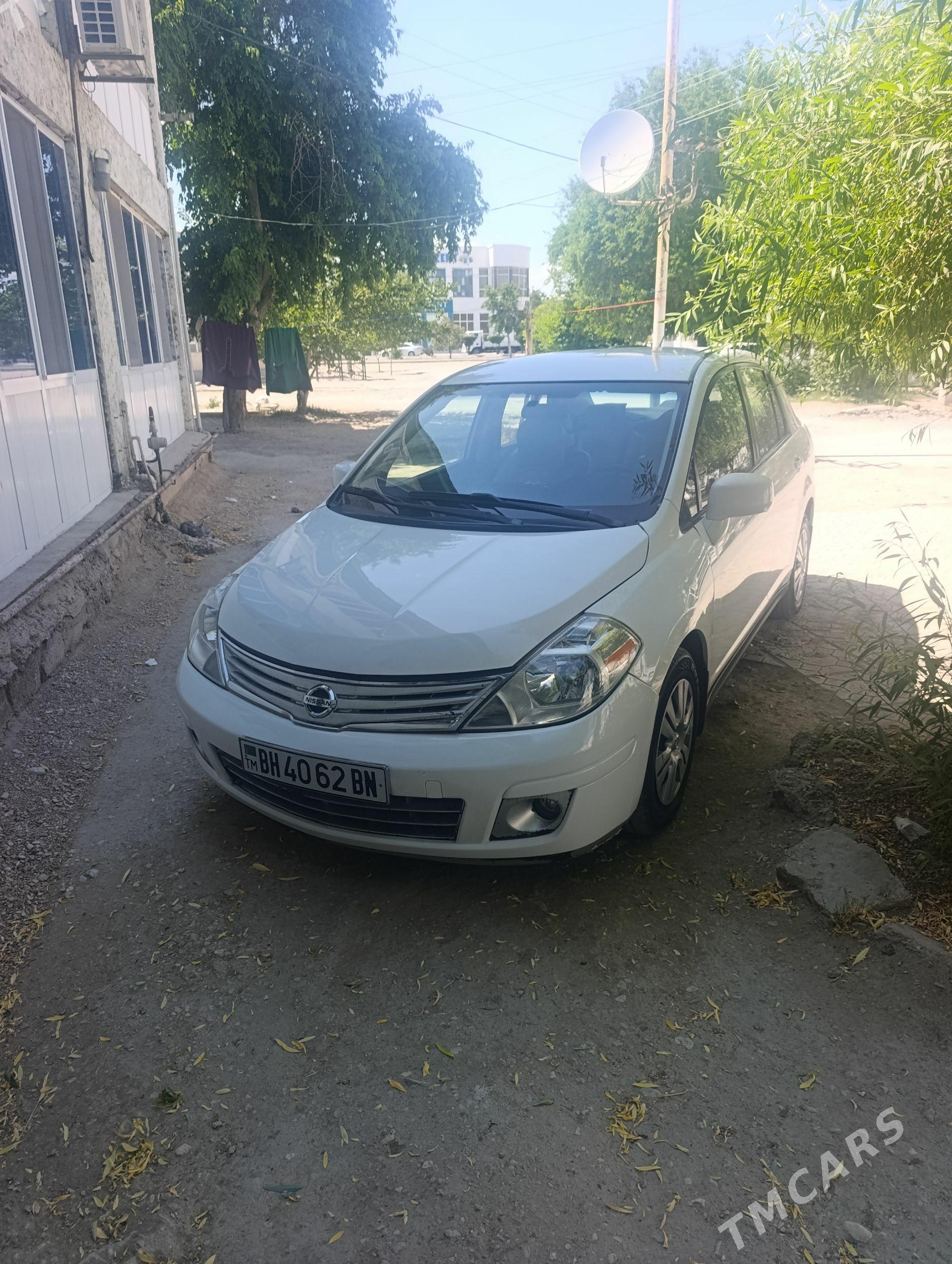 Nissan Versa 2011 - 135 000 TMT - Балканабат - img 1