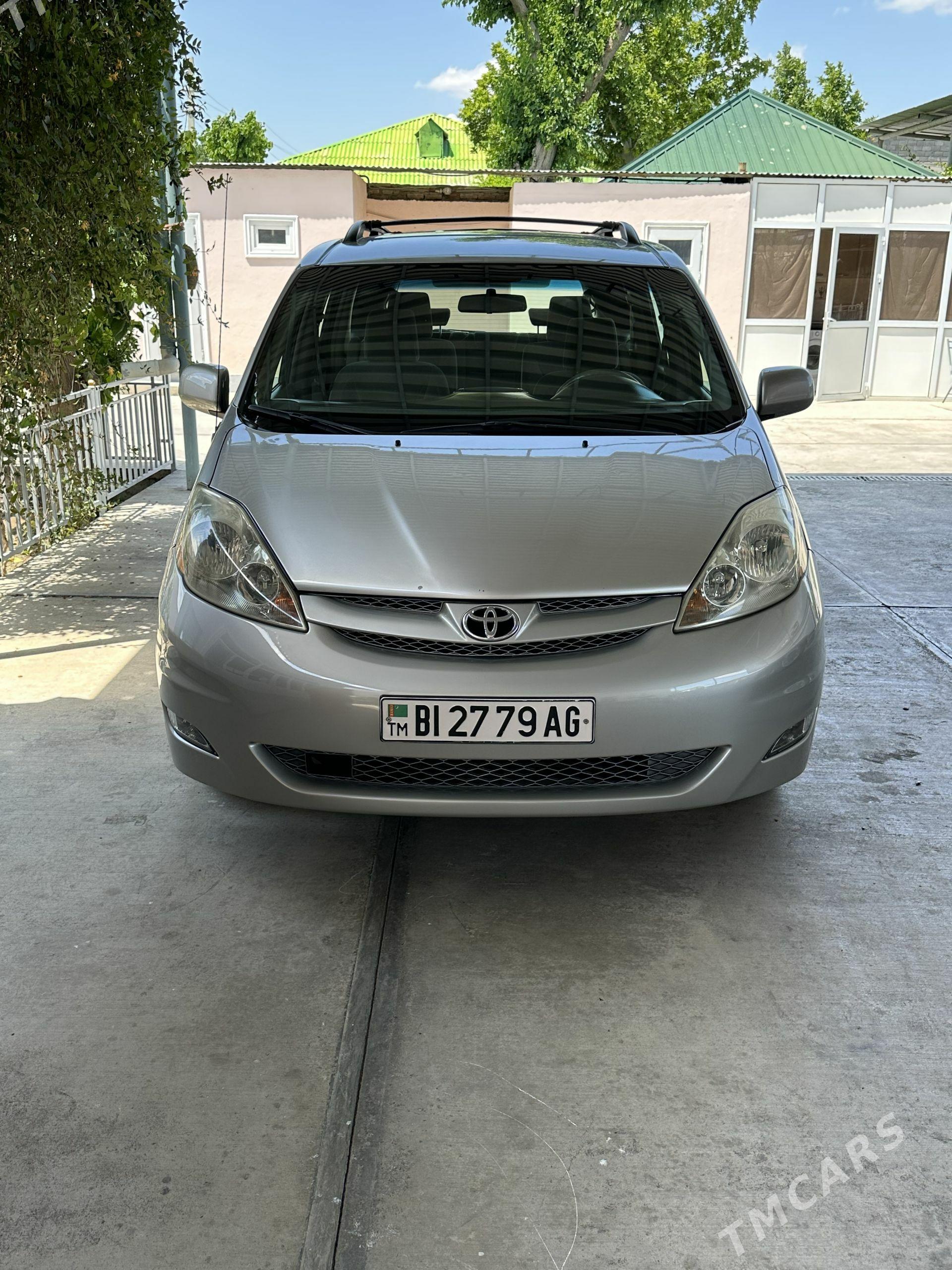 Toyota Sienna 2009 - 315 000 TMT - Aşgabat - img 1