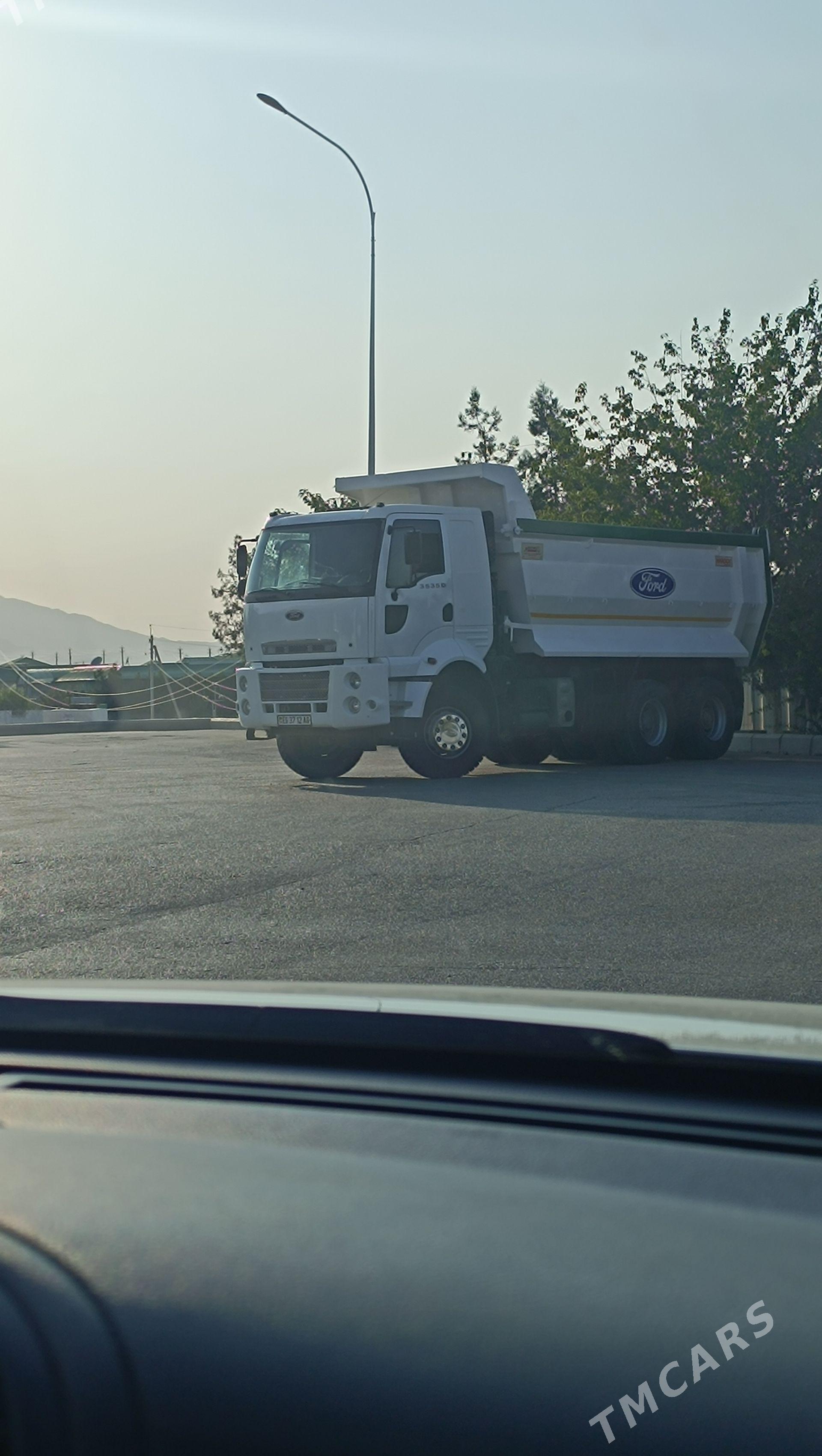 Ford Cargo 3535D 2013 - 630 000 TMT - Ашхабад - img 1