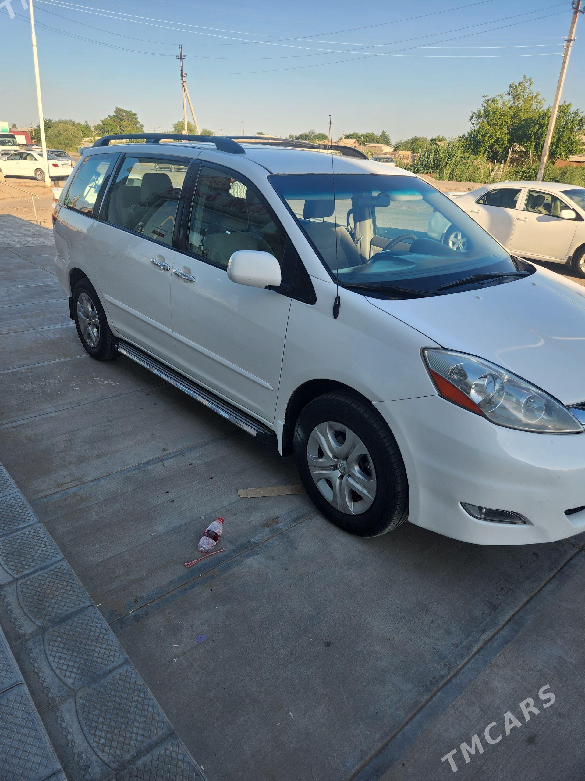 Toyota Sienna 2008 - 260 000 TMT - Ýolöten - img 1