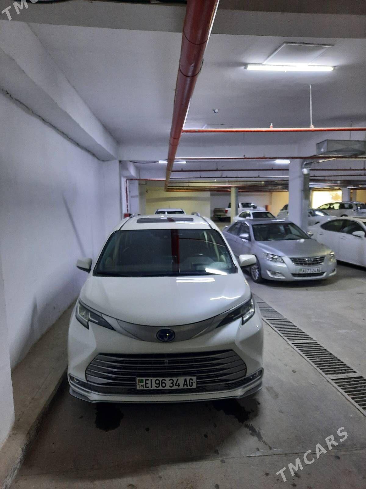 Toyota Sienna 2021 - 750 000 TMT - Aşgabat - img 1