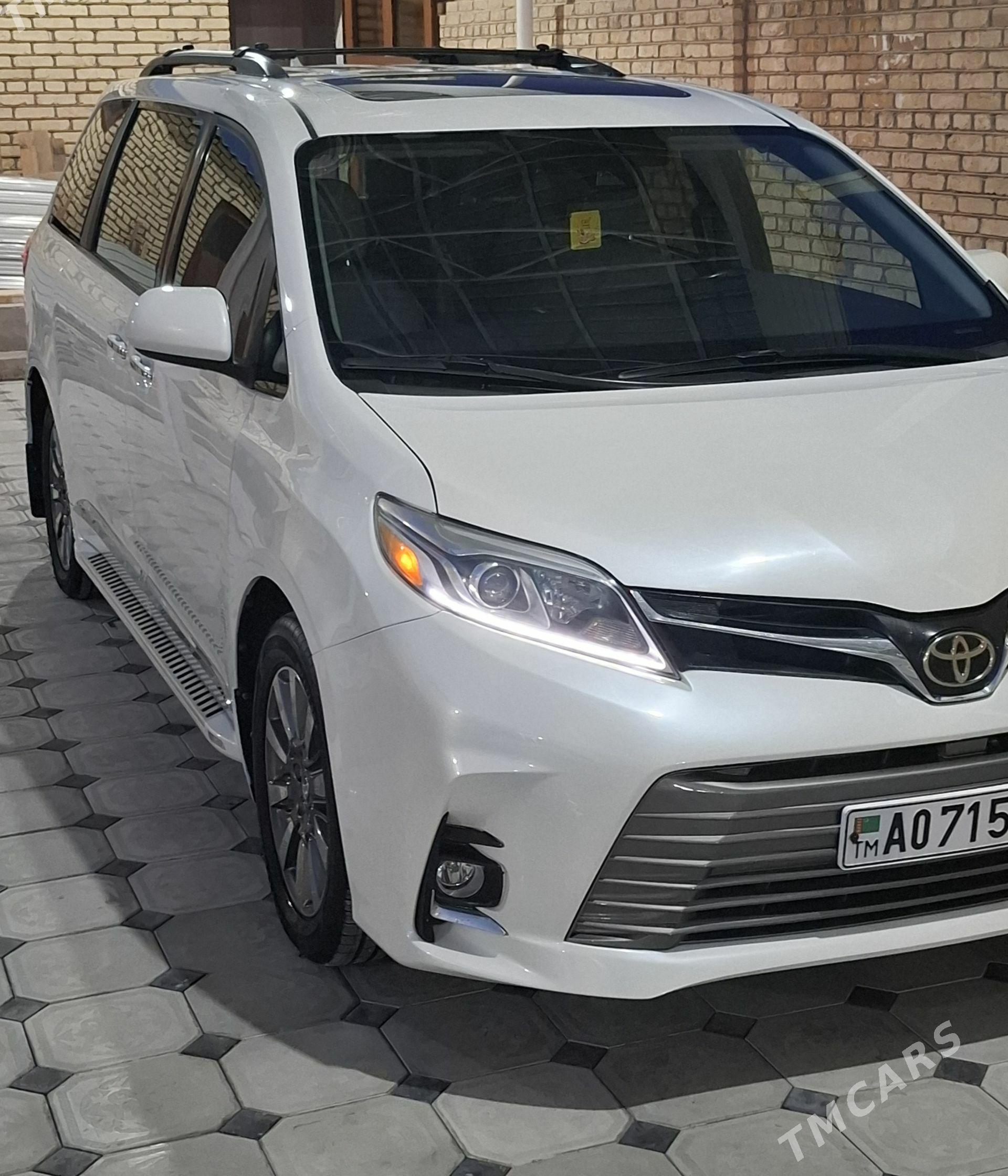 Toyota Sienna 2020 - 490 000 TMT - Baýramaly - img 1