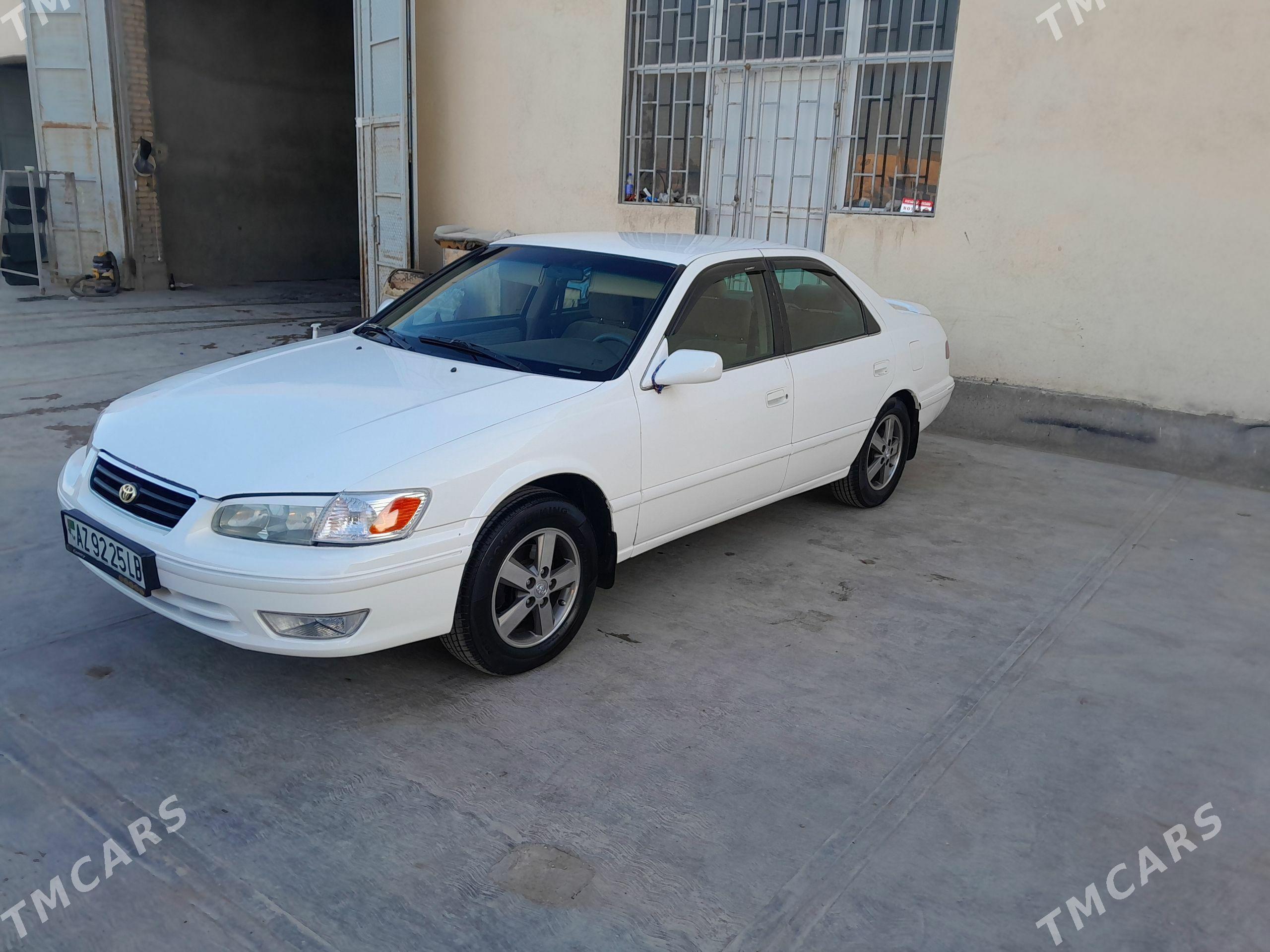Toyota Camry 2001 - 155 000 TMT - Саят - img 1