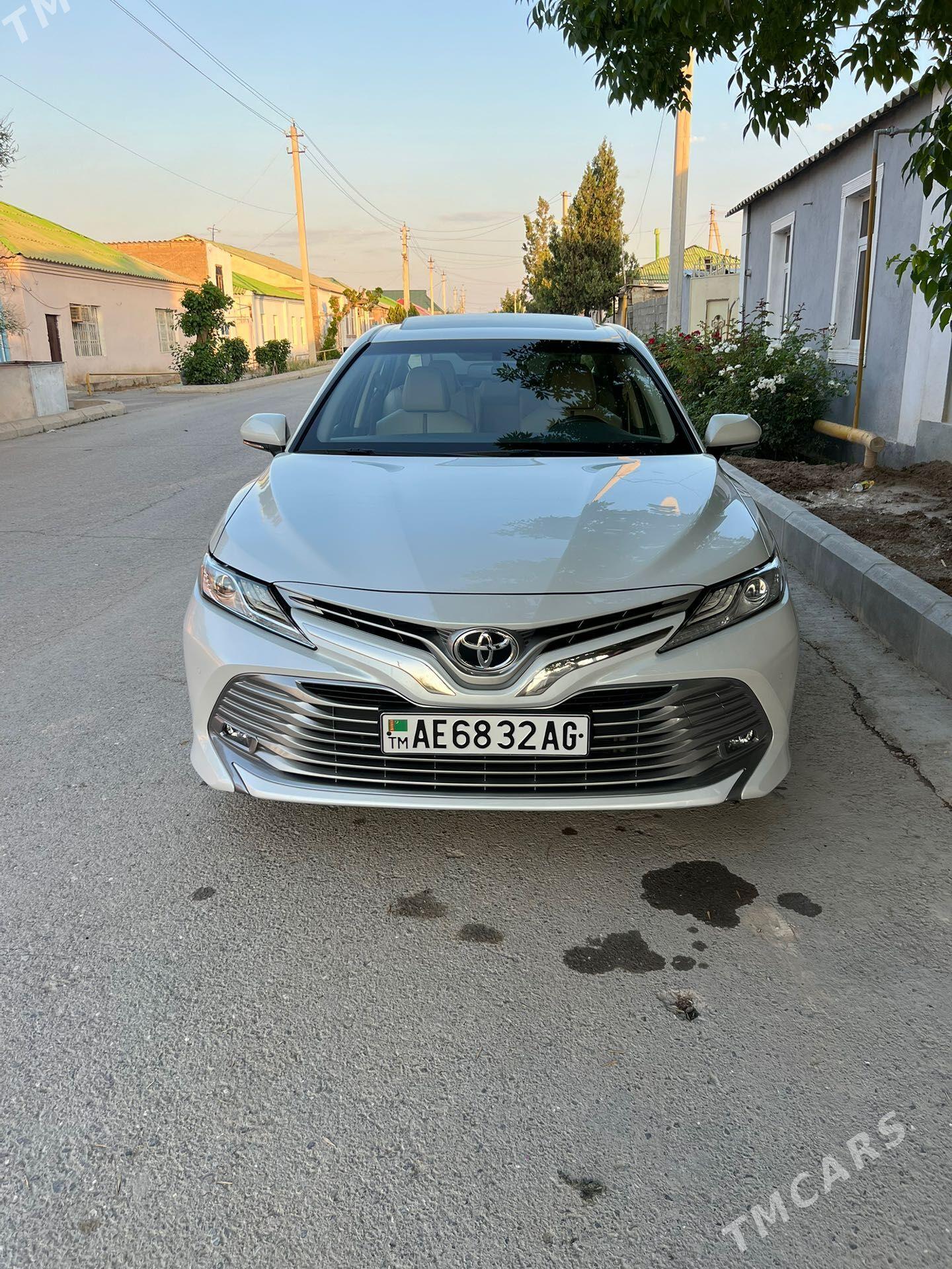 Toyota Camry 2020 - 526 000 TMT - Ашхабад - img 1