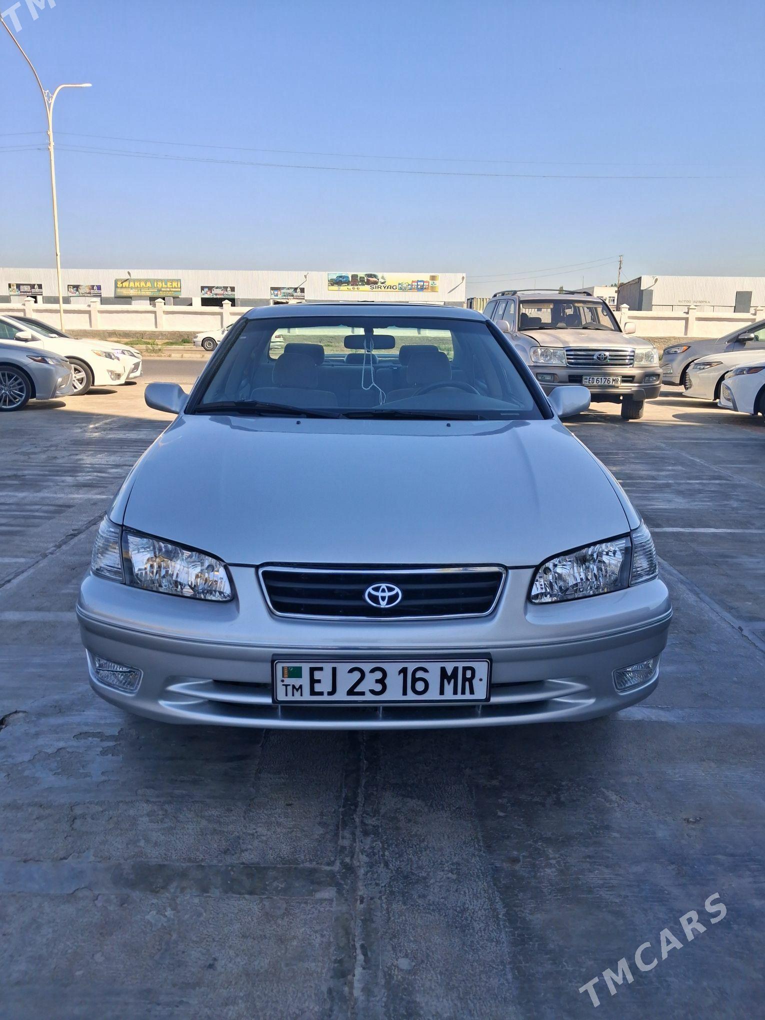 Toyota Camry 2001 - 190 000 TMT - Мары - img 1