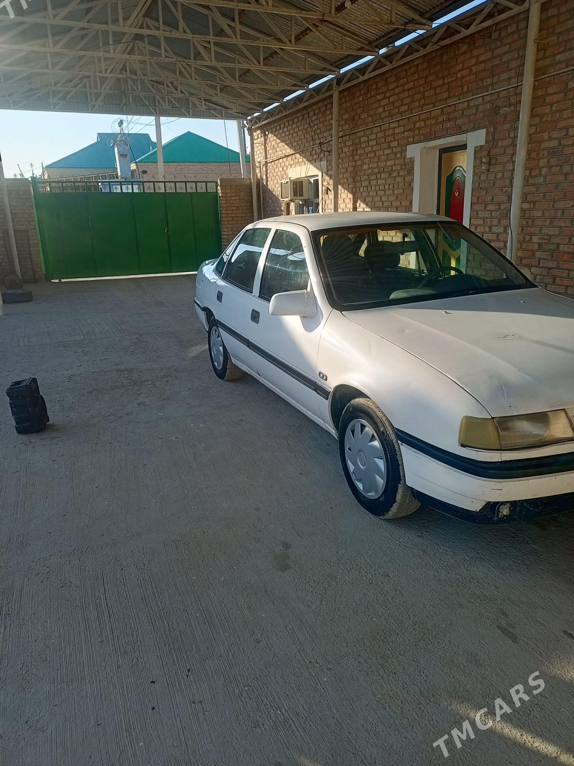 Opel Vectra 1991 - 35 000 TMT - Бахарден - img 1