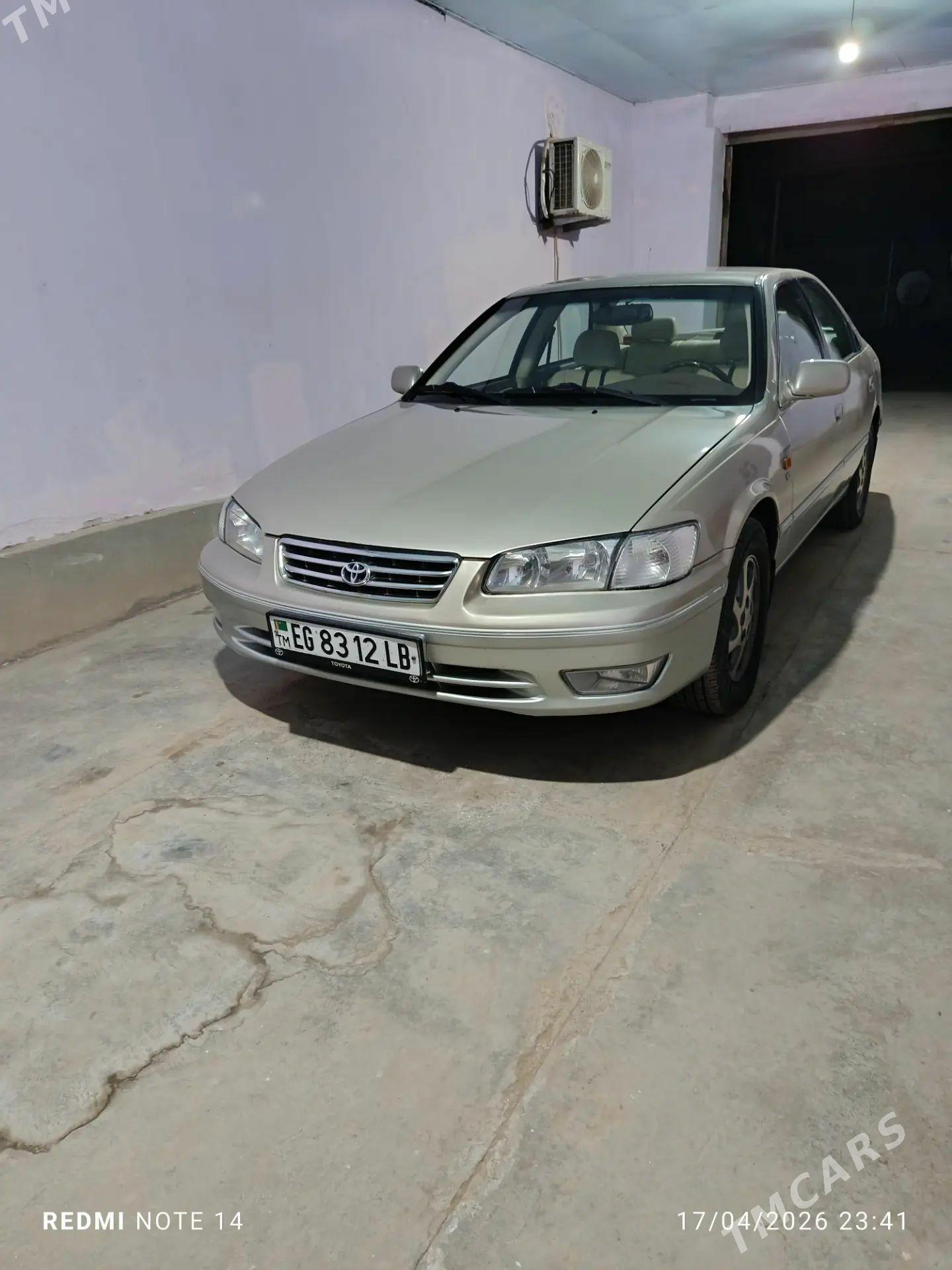 Toyota Camry 2000 - 200 000 TMT - Farap - img 1