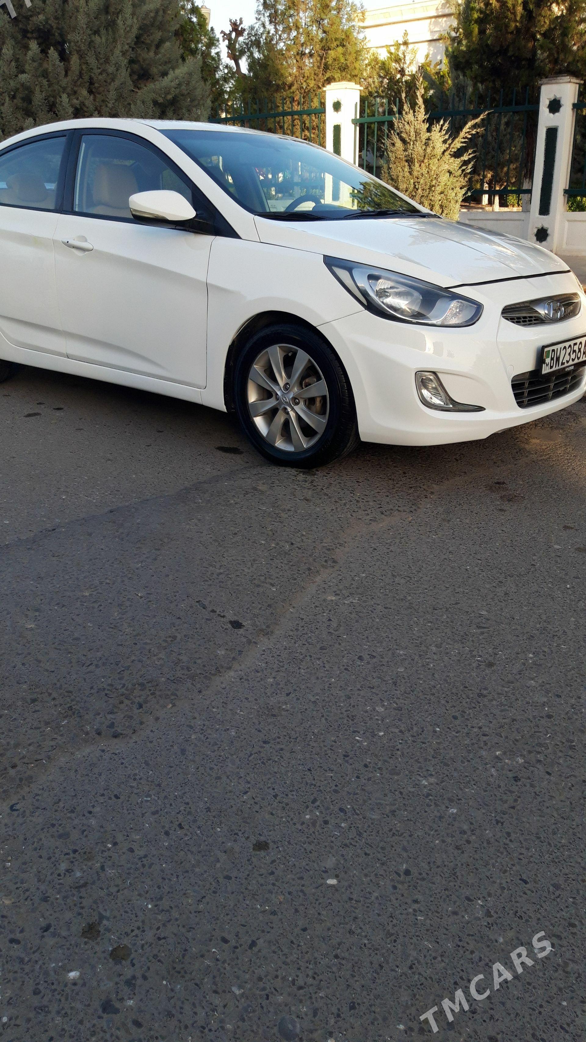 Hyundai Accent 2011 - 150 000 TMT - Анев - img 1