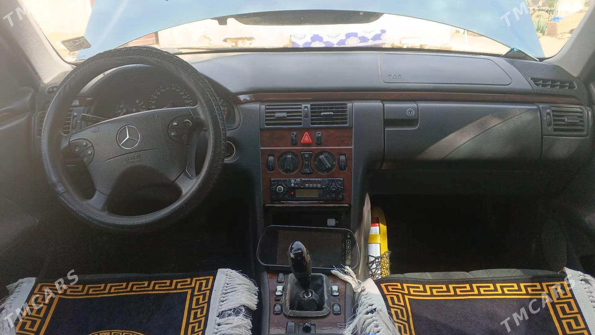 Mercedes-Benz 230E 2001 - 65 000 TMT - Köneürgenç - img 1