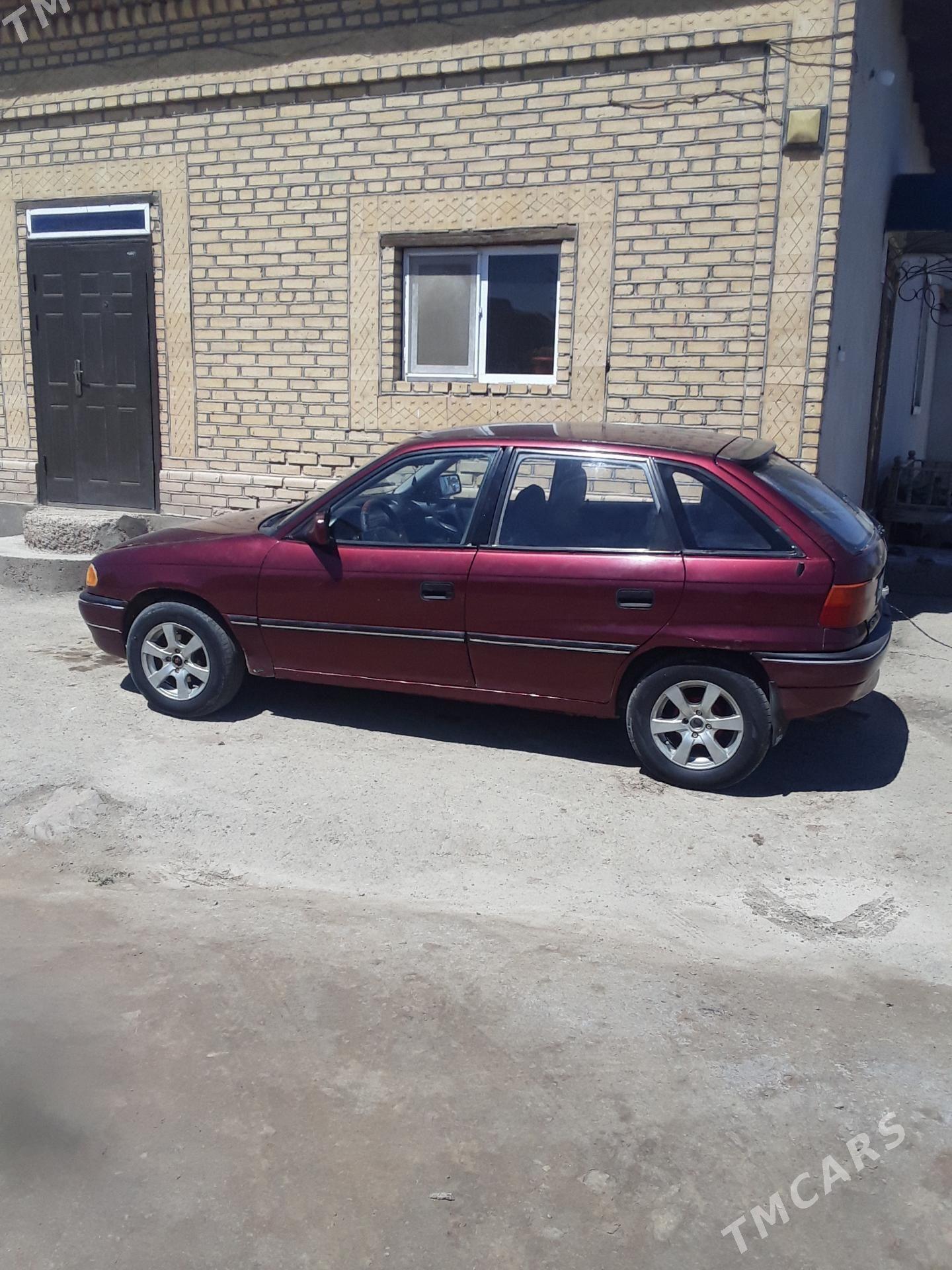 Opel Astra 1992 - 34 000 TMT - Губадаг - img 1