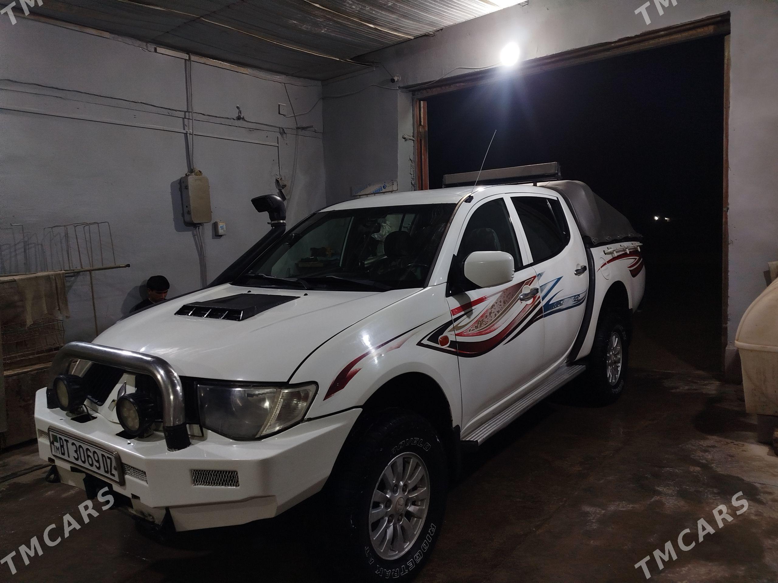 Mitsubishi L200 2008 - 170 000 TMT - Şabat etr. - img 1