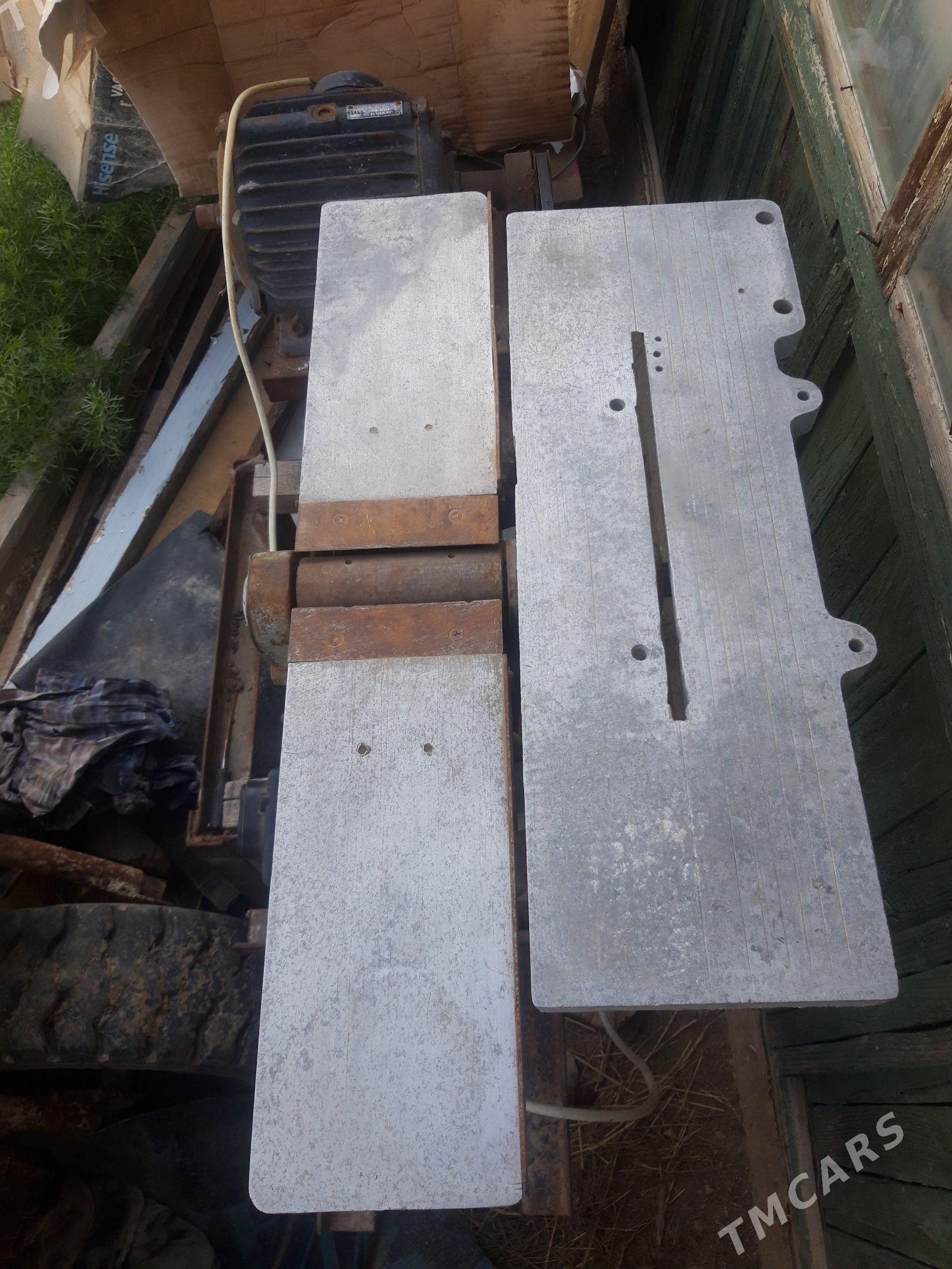 агач кесйен ве йонян станок - Bäherden - img 1