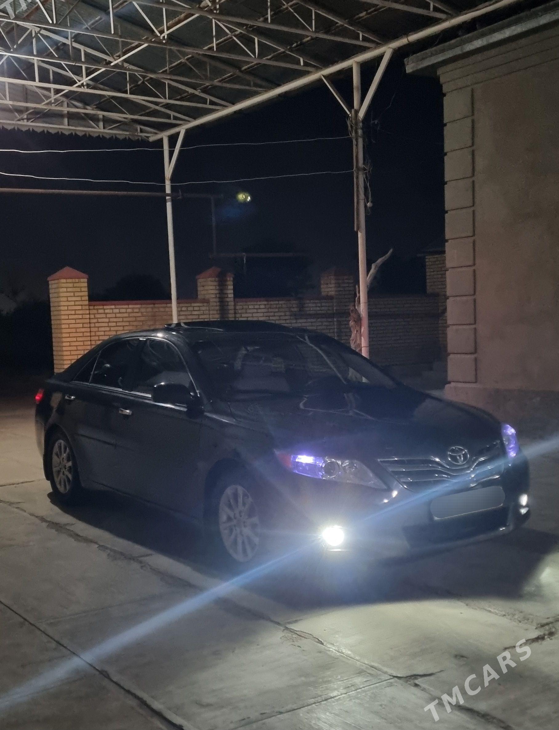 Toyota Camry 2011 - 230 000 TMT - Мары - img 1