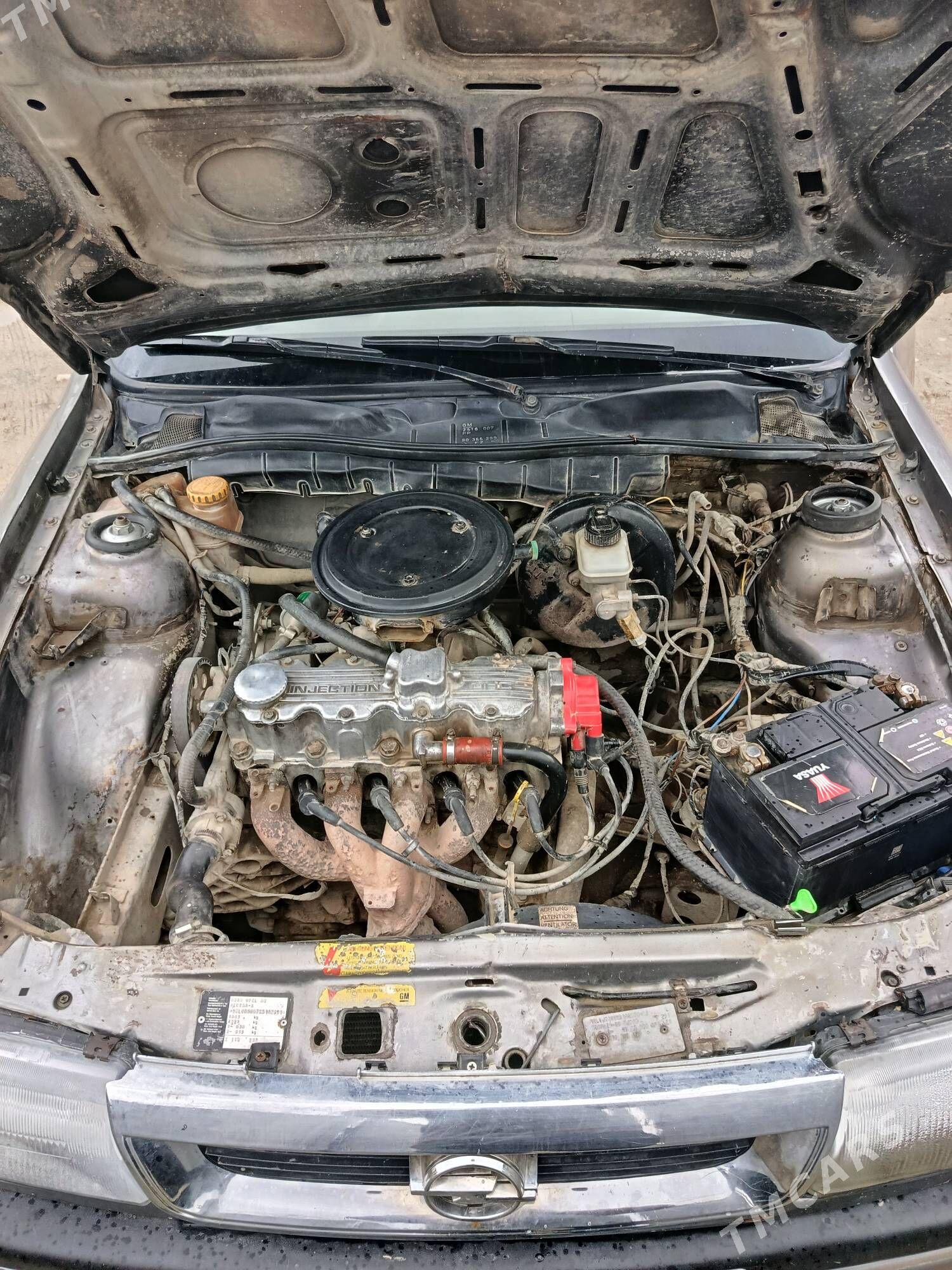 Opel Vectra 1989 - 28 000 TMT - Махтумкули - img 1