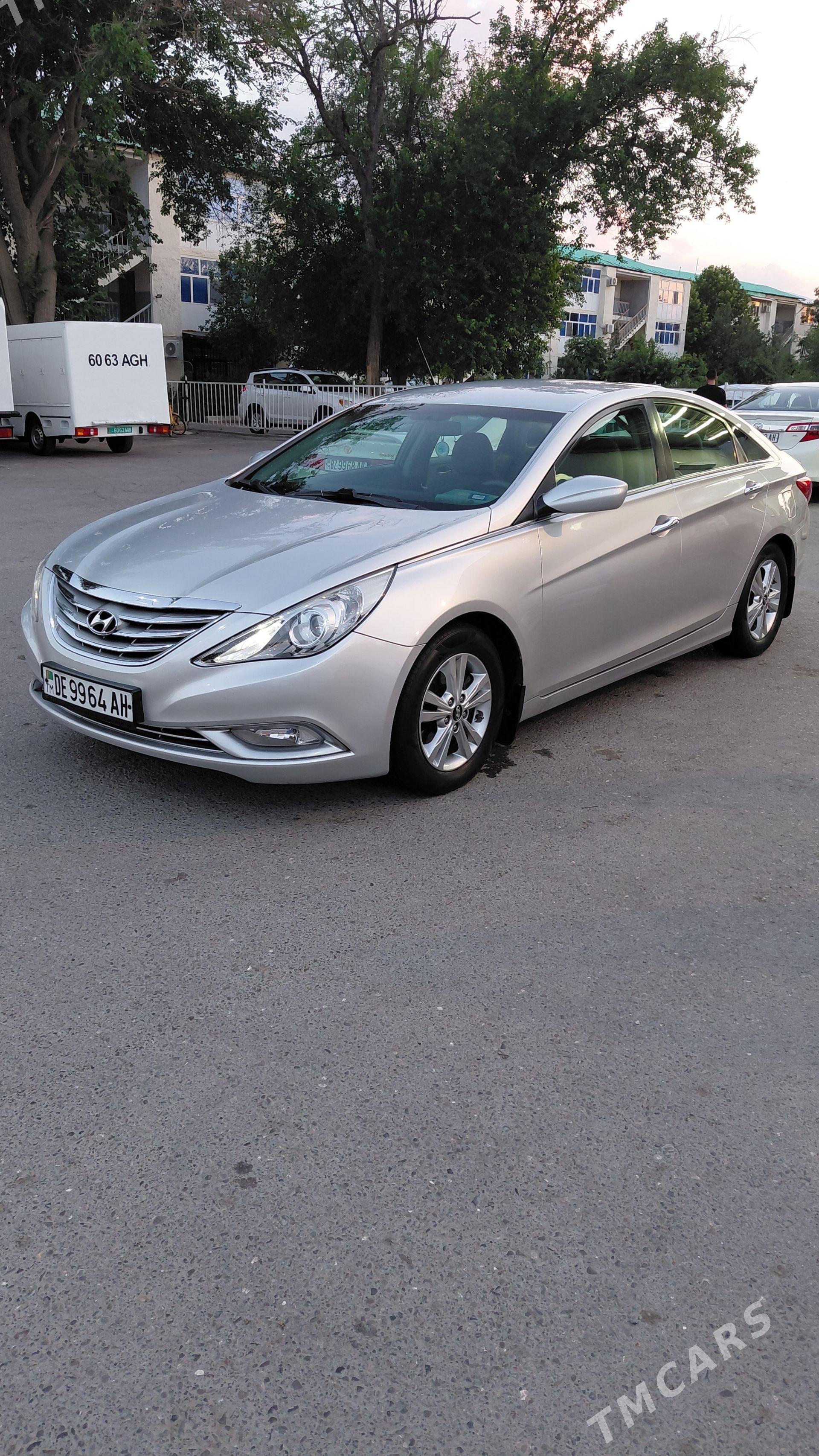 Hyundai Sonata 2010 - 160 000 TMT - Ак-Бугдайский этрап - img 1