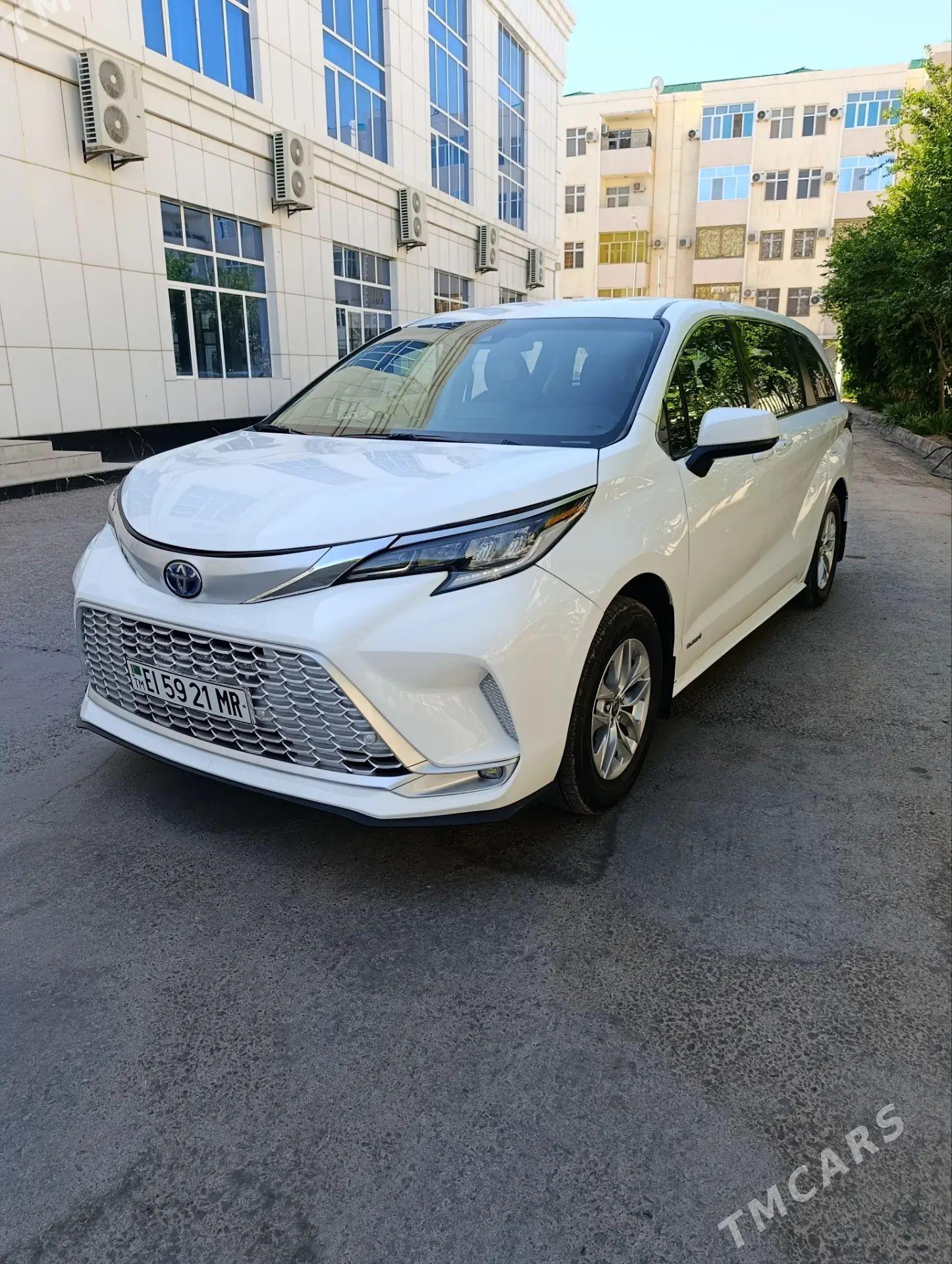 Toyota Sienna 2023 - 440 000 TMT - Мары - img 1