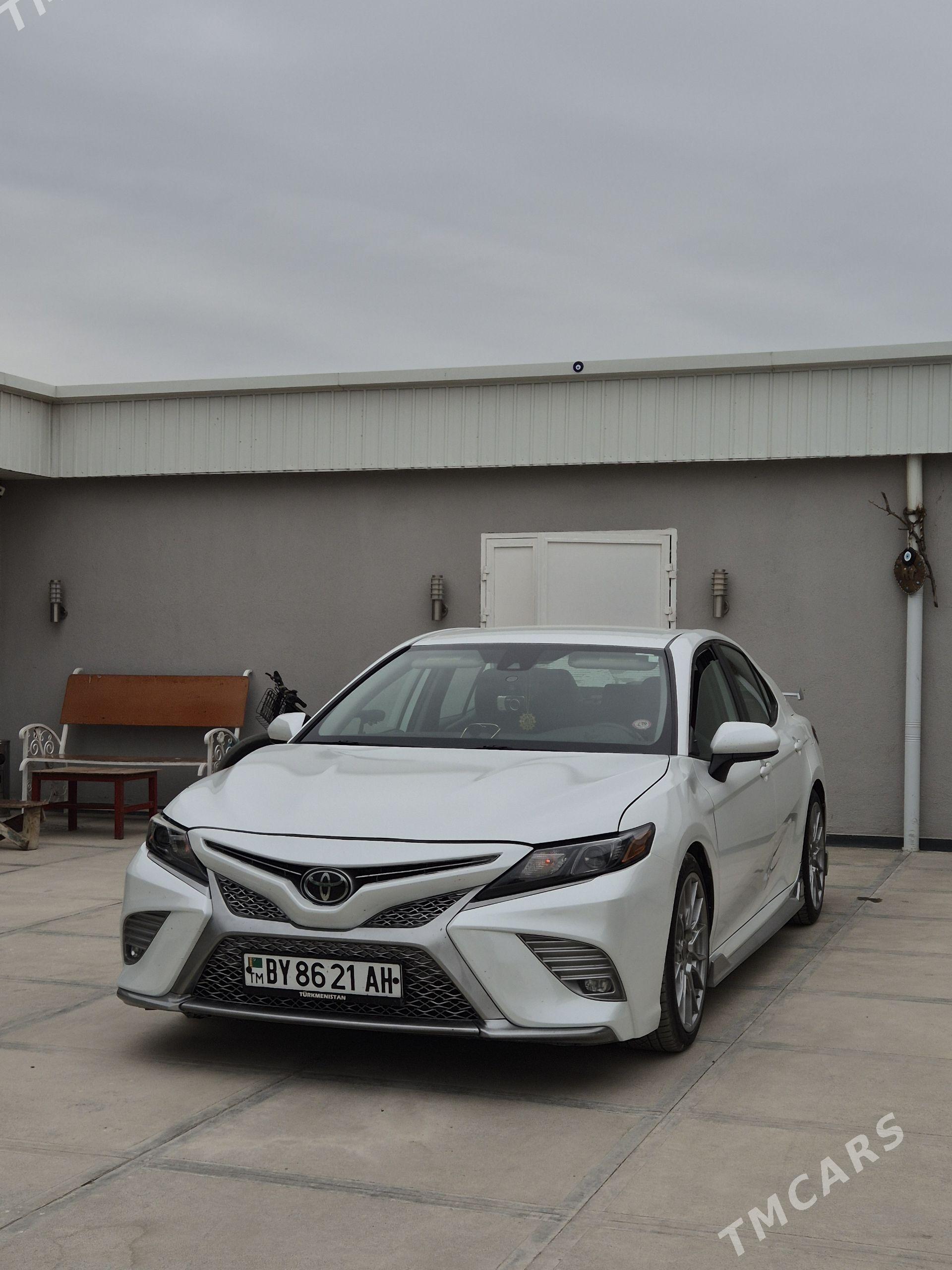 Toyota Camry 2020 - 440 000 TMT - Гёкдепе - img 1
