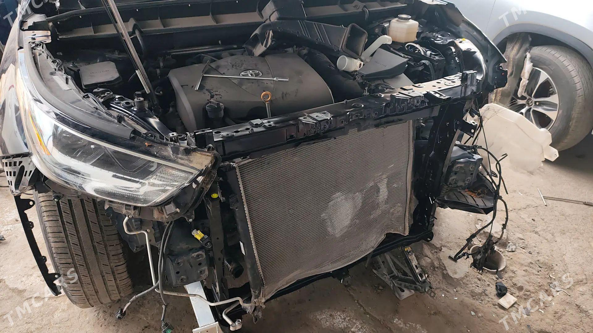 Toyota Highlander 2022 - 480 000 TMT - Мургап - img 1