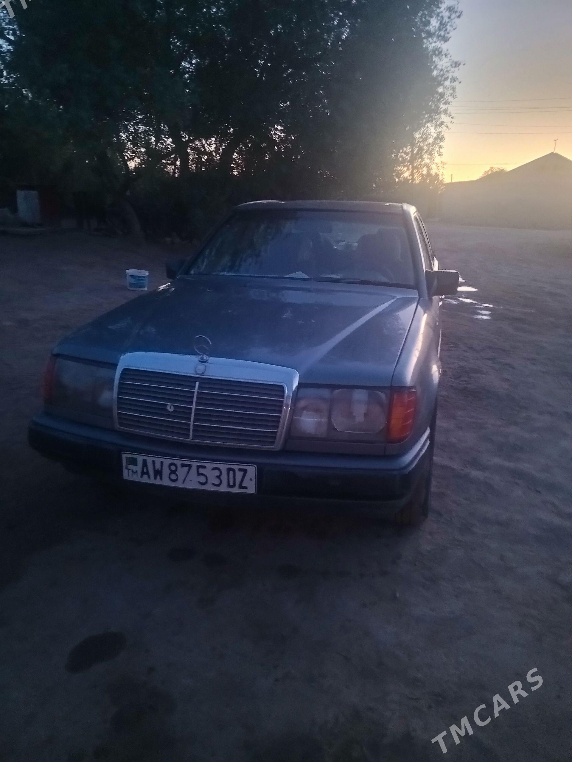 Mercedes-Benz C320 1988 - 55 000 TMT - Кёнеургенч - img 1