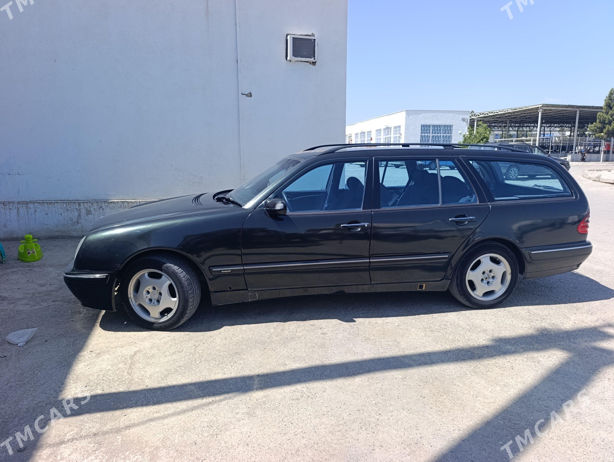 Mercedes-Benz E320 2000 - 105 000 TMT - Bäherden - img 1