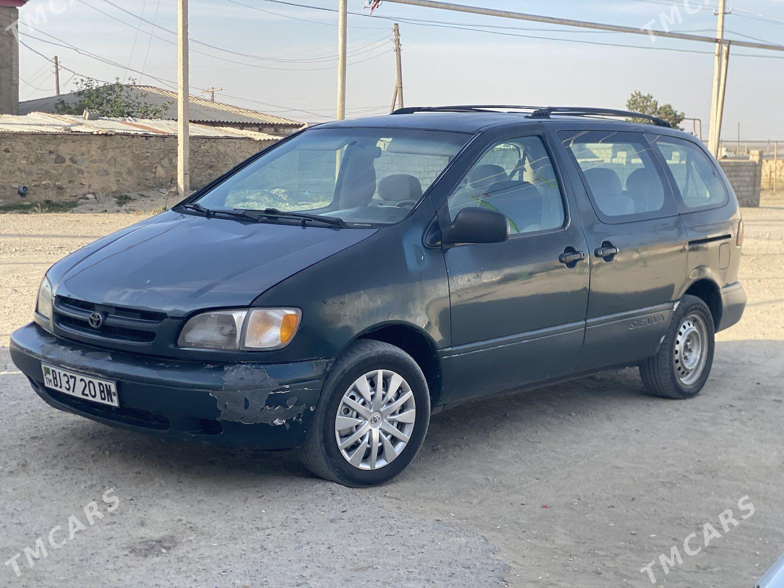 Toyota Sienna 1998 - 130 000 TMT - Балканабат - img 1