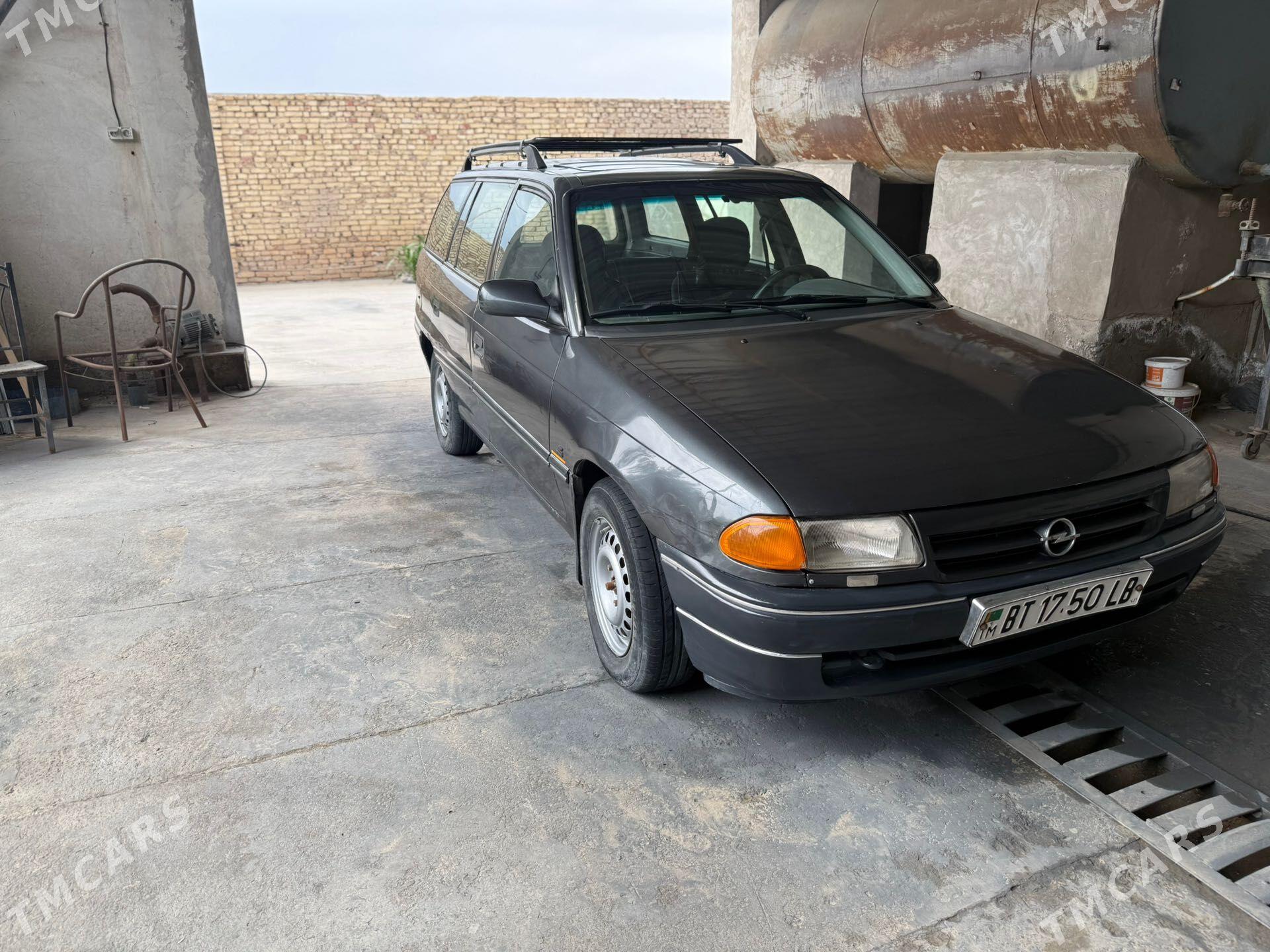 Opel Astra 1993 - 54 000 TMT - Фарап - img 1