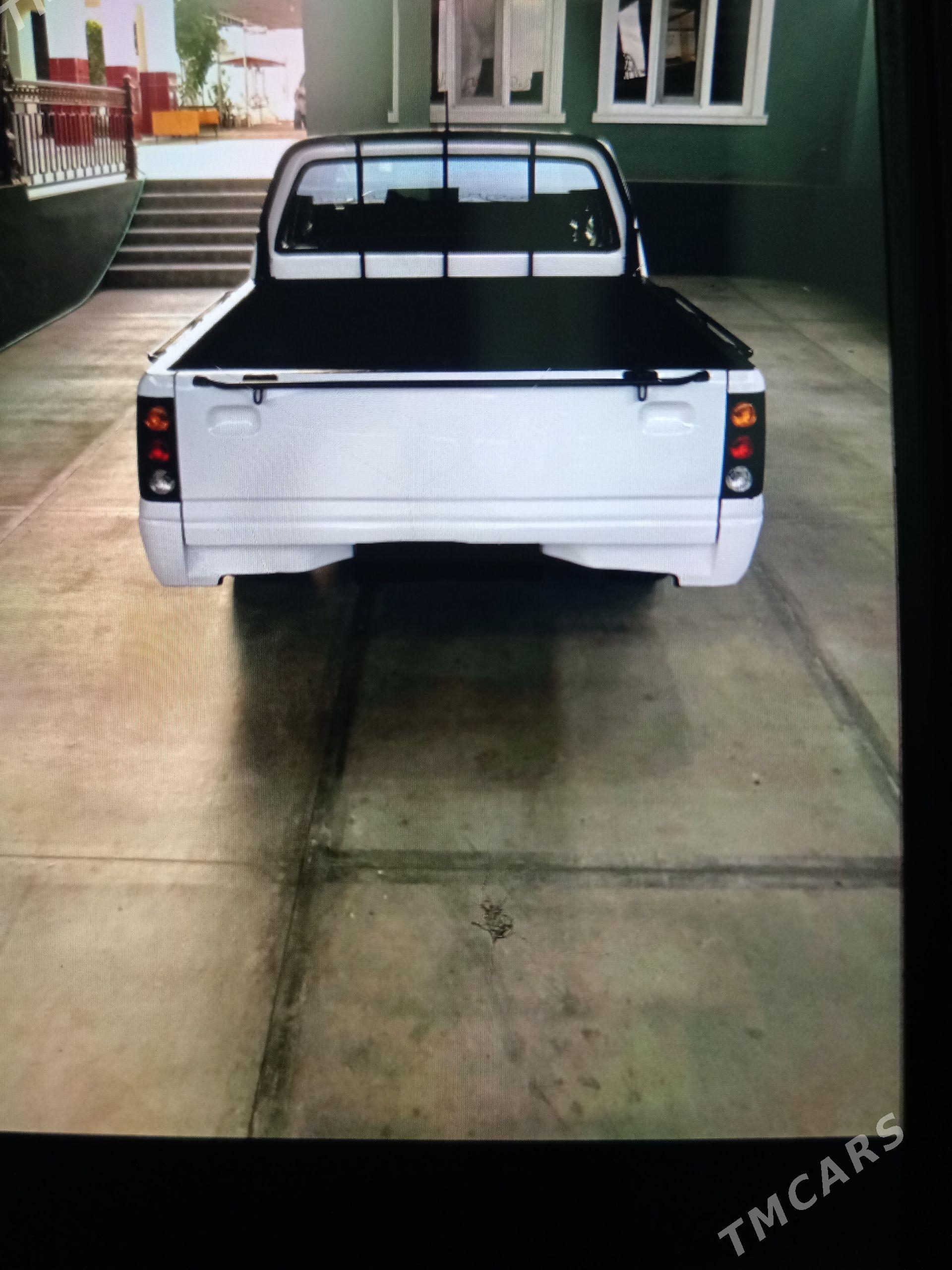 Isuzu Pickup 1994 - 87 000 TMT - Balkanabat - img 1