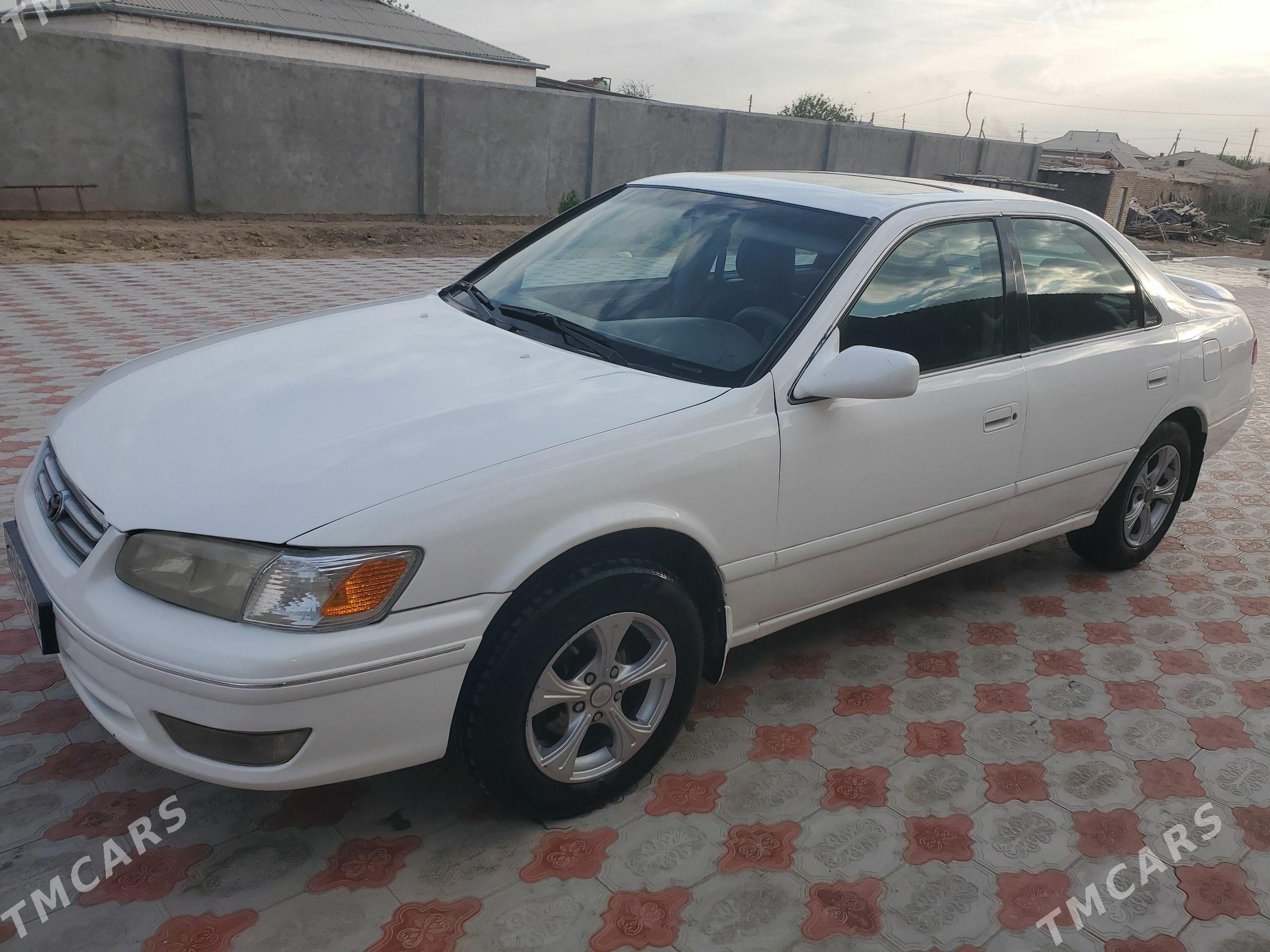 Toyota Camry 2000 - 190 000 TMT - Байрамали - img 1