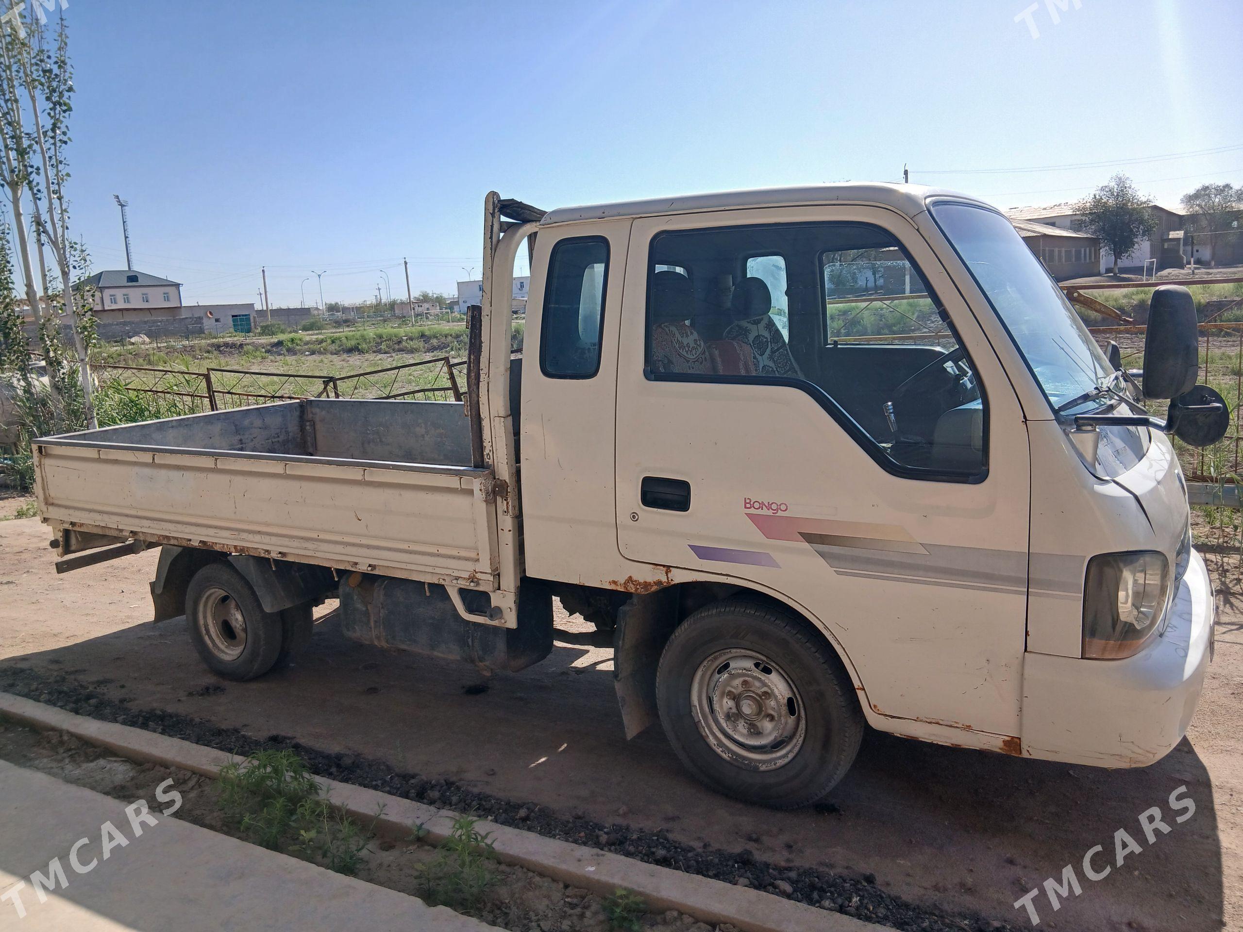 Kia Bongo 2002 - 120 000 TMT - Gurbansoltan Eje - img 1