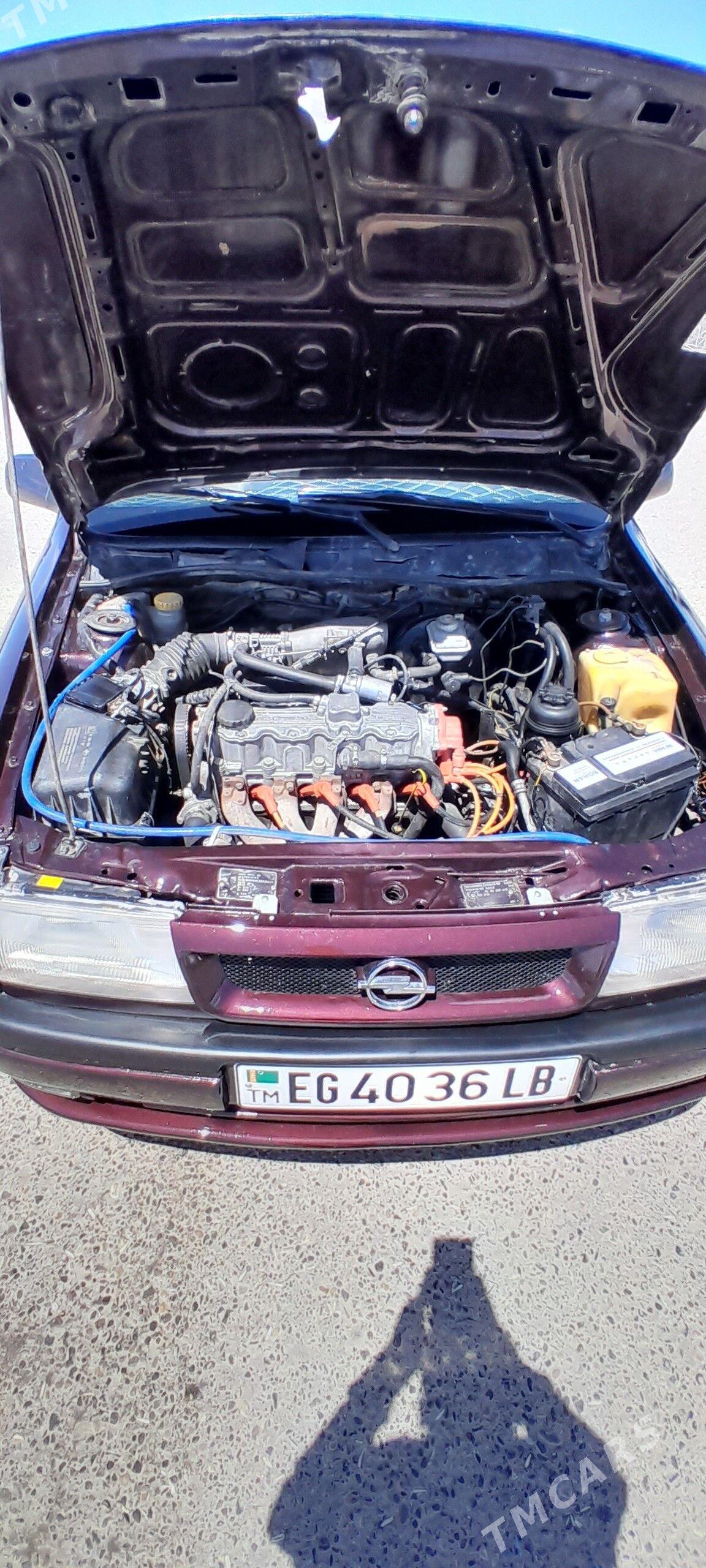 Opel Vectra 1990 - 50 000 TMT - Farap - img 1