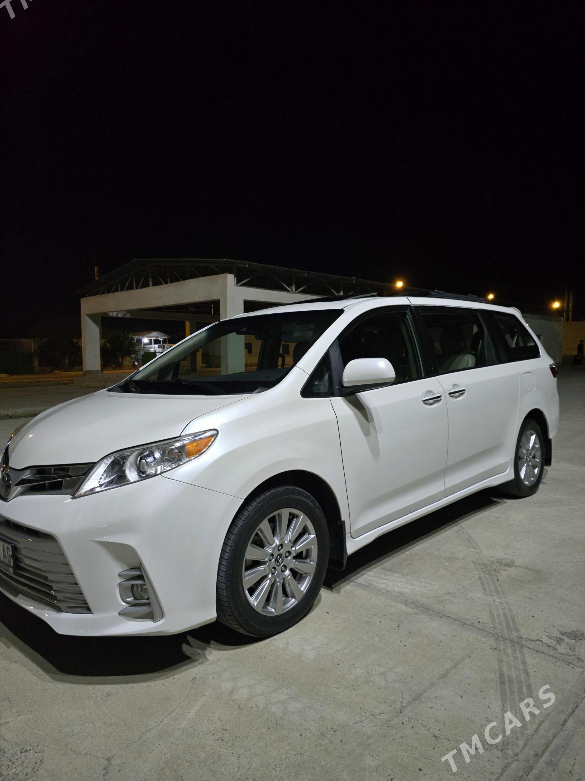 Toyota Sienna 2019 - 424 000 TMT - Ашхабад - img 1